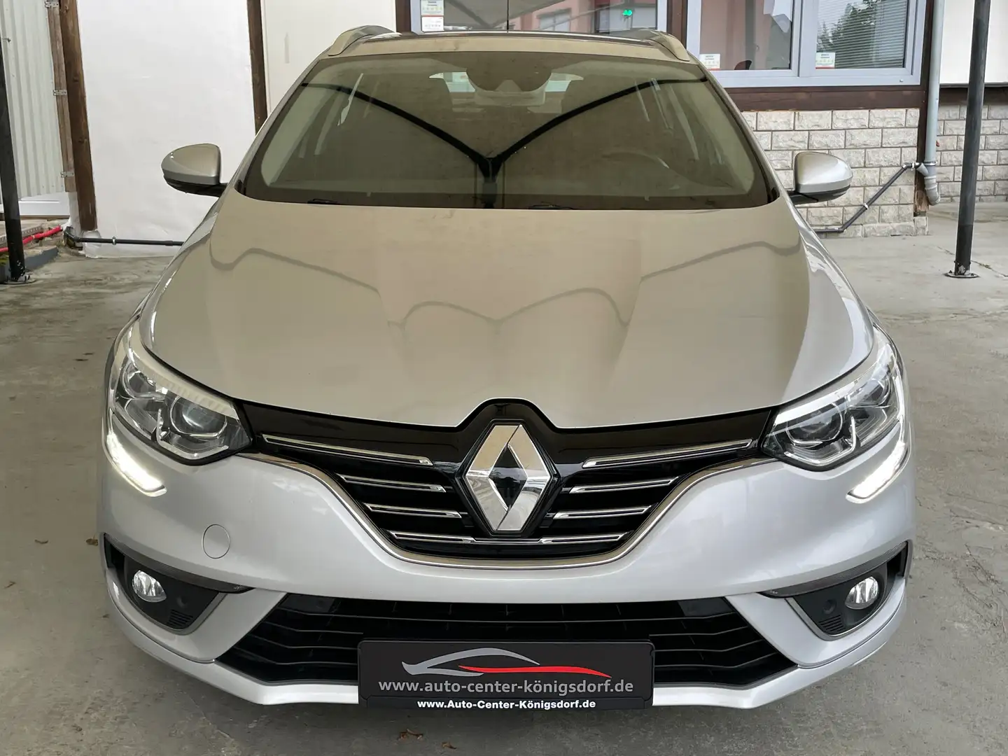 Renault Megane IV 1.5 dCi Grandtour *NAVI*TEMPOMAT*1.HAND* Silber - 2