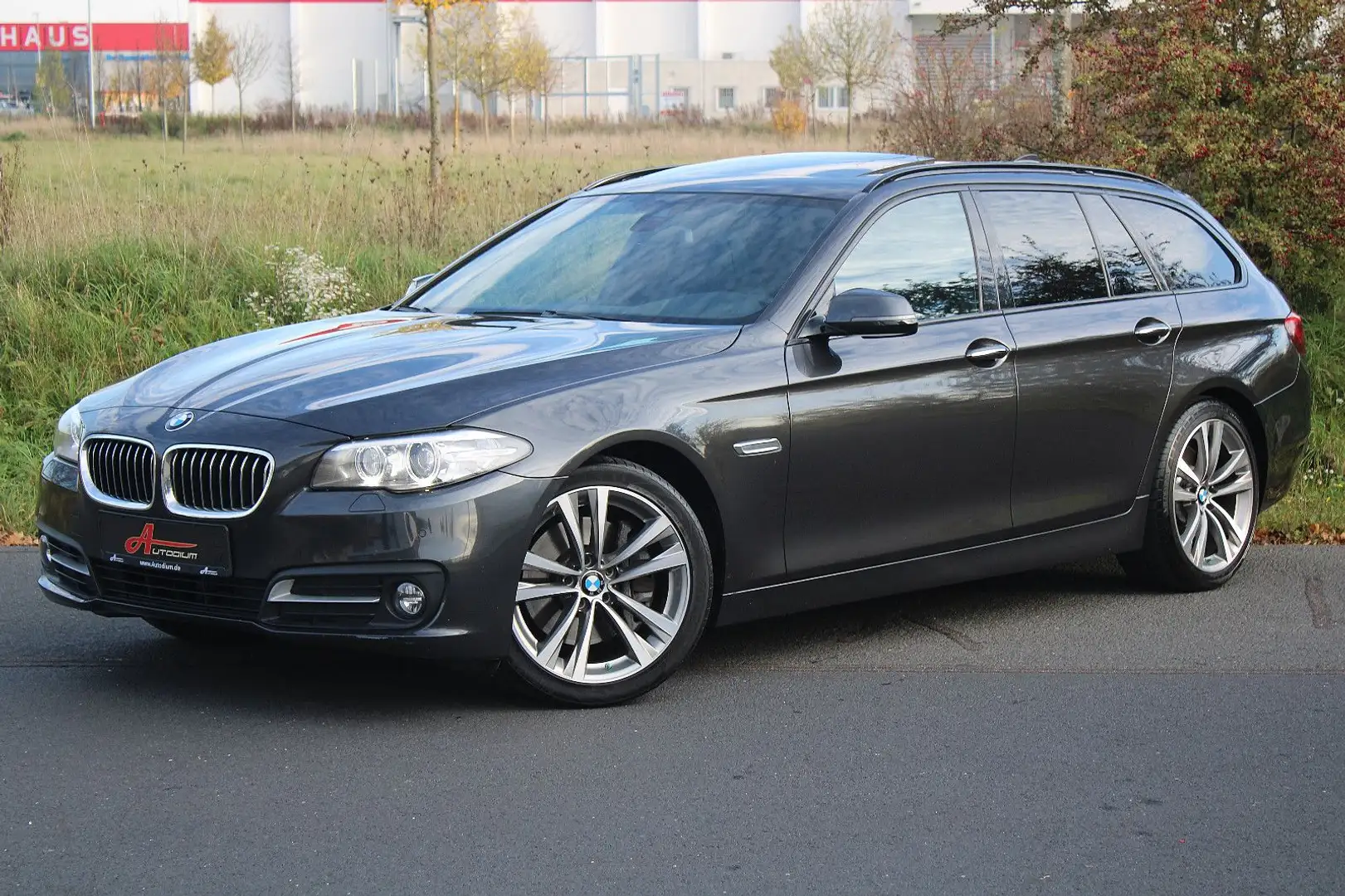 BMW 530 d *NaviProf/Kamera/Pano/AHK!/HUD/Leder/19'!* Gris - 1