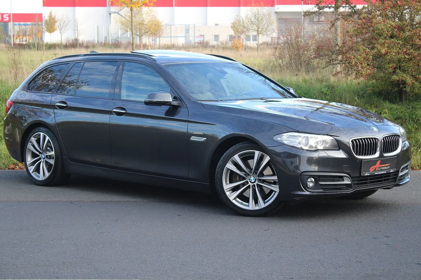 BMW 530 d *NaviProf/Kamera/Pano/AHK!/HUD/Leder/19'!* Gris - 2