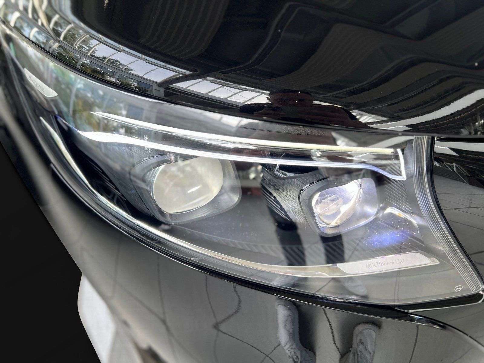 Mercedes-Benz V 220