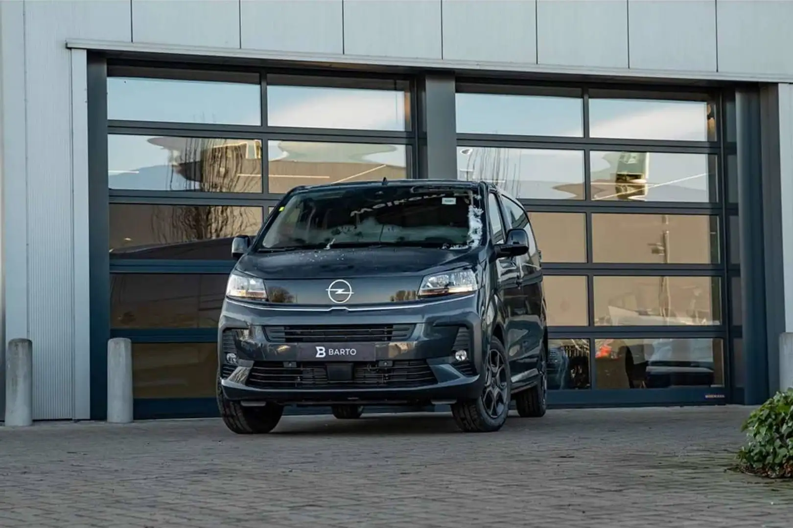 Opel Vivaro L2 - 145PK AT - Navi - Camera - Design Pack - Flex Gris - 2