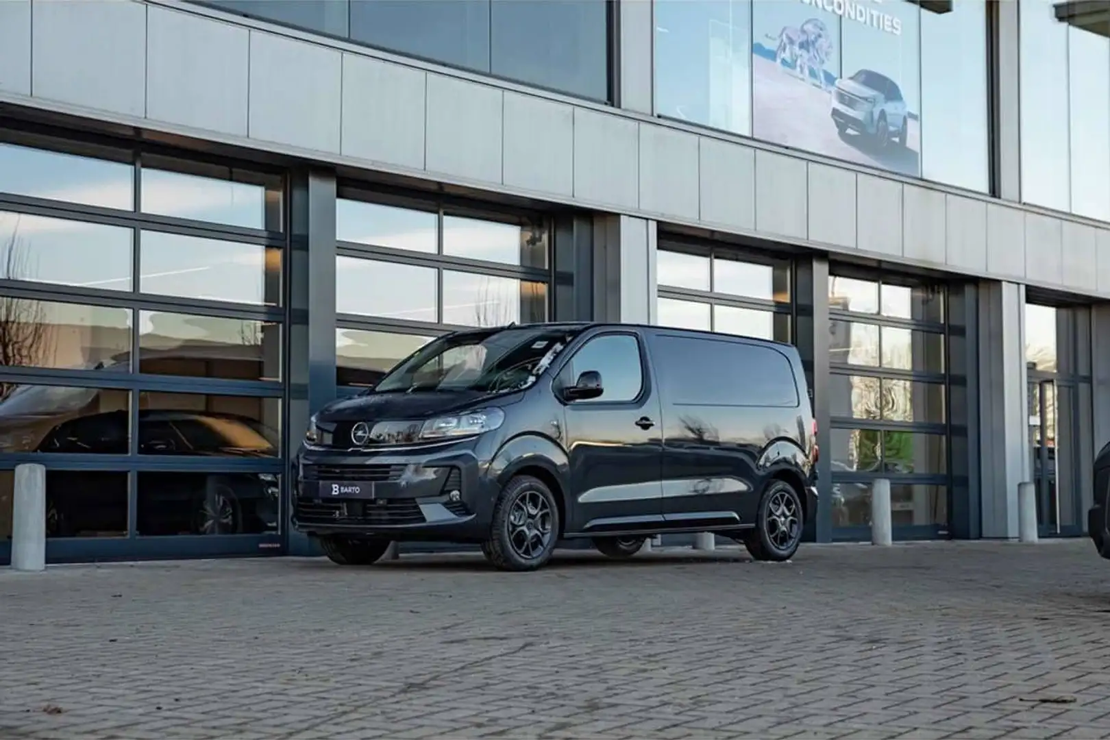 Opel Vivaro L2 - 145PK AT - Navi - Camera - Design Pack - Flex Gris - 1