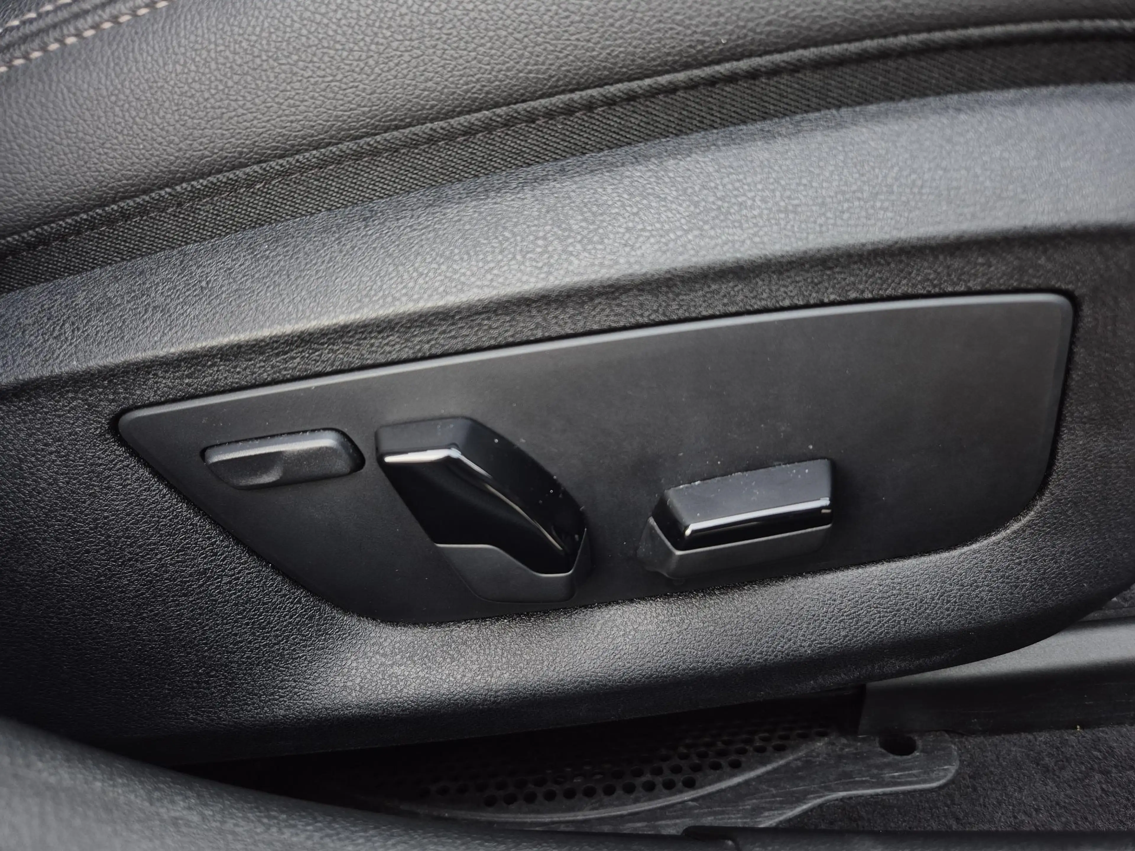 BMW 530 5-serie Touring 530e xDrive Business Edition Plus — photo 30
