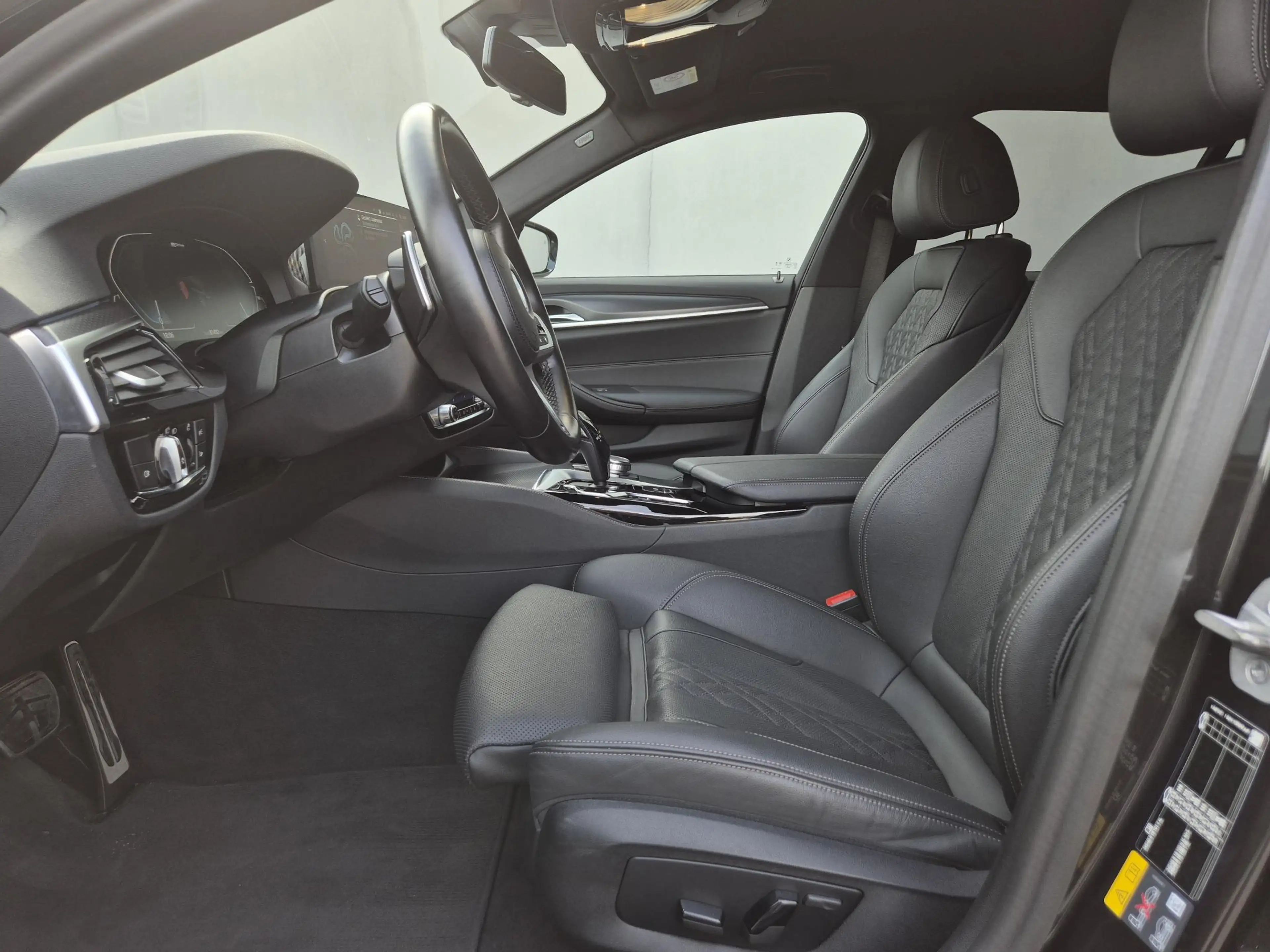 BMW 530 5-serie Touring 530e xDrive Business Edition Plus — photo 9