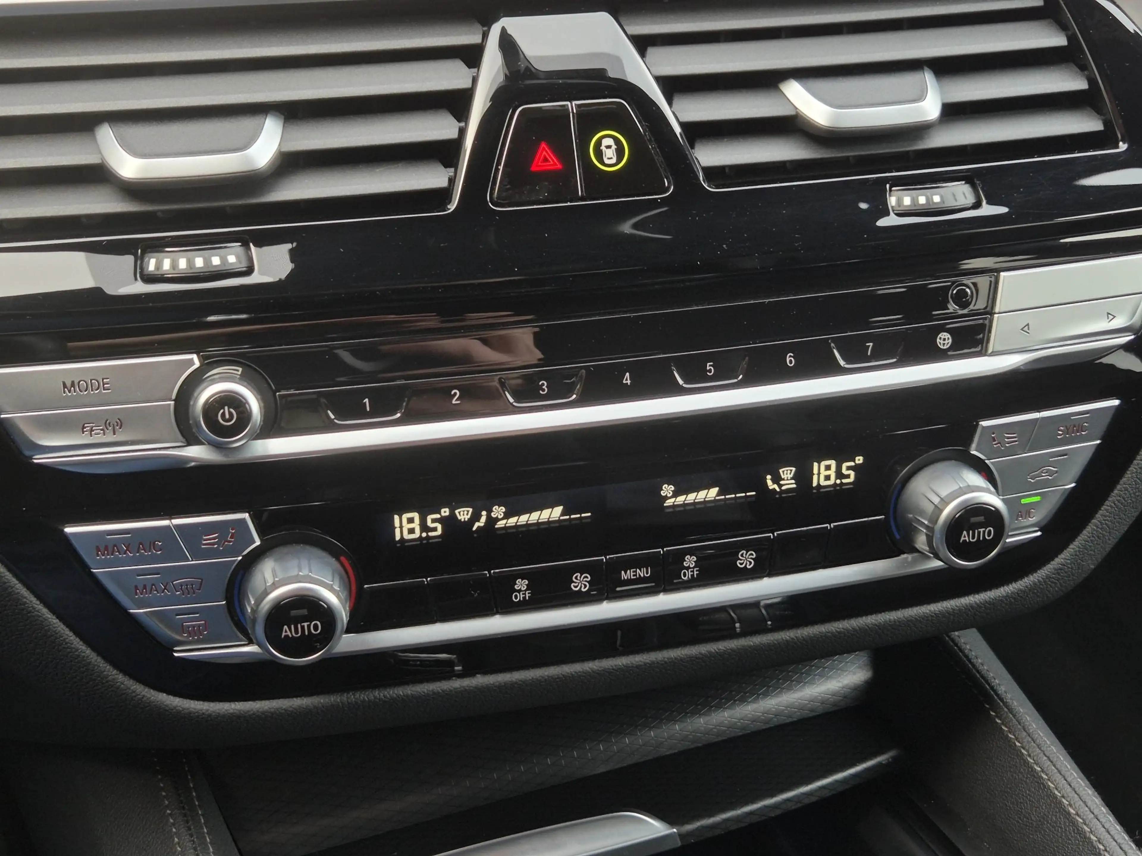 BMW 530 5-serie Touring 530e xDrive Business Edition Plus — photo 31