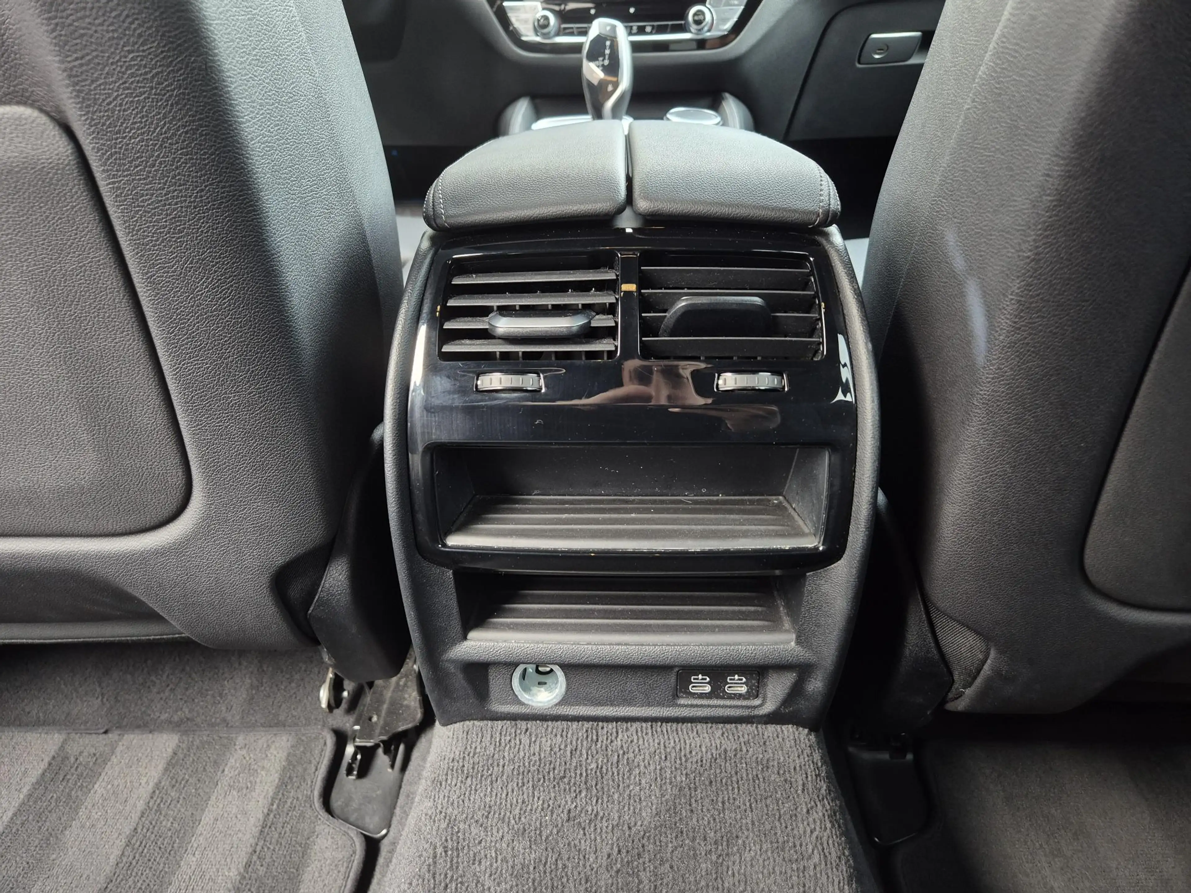BMW 530 5-serie Touring 530e xDrive Business Edition Plus — photo 36