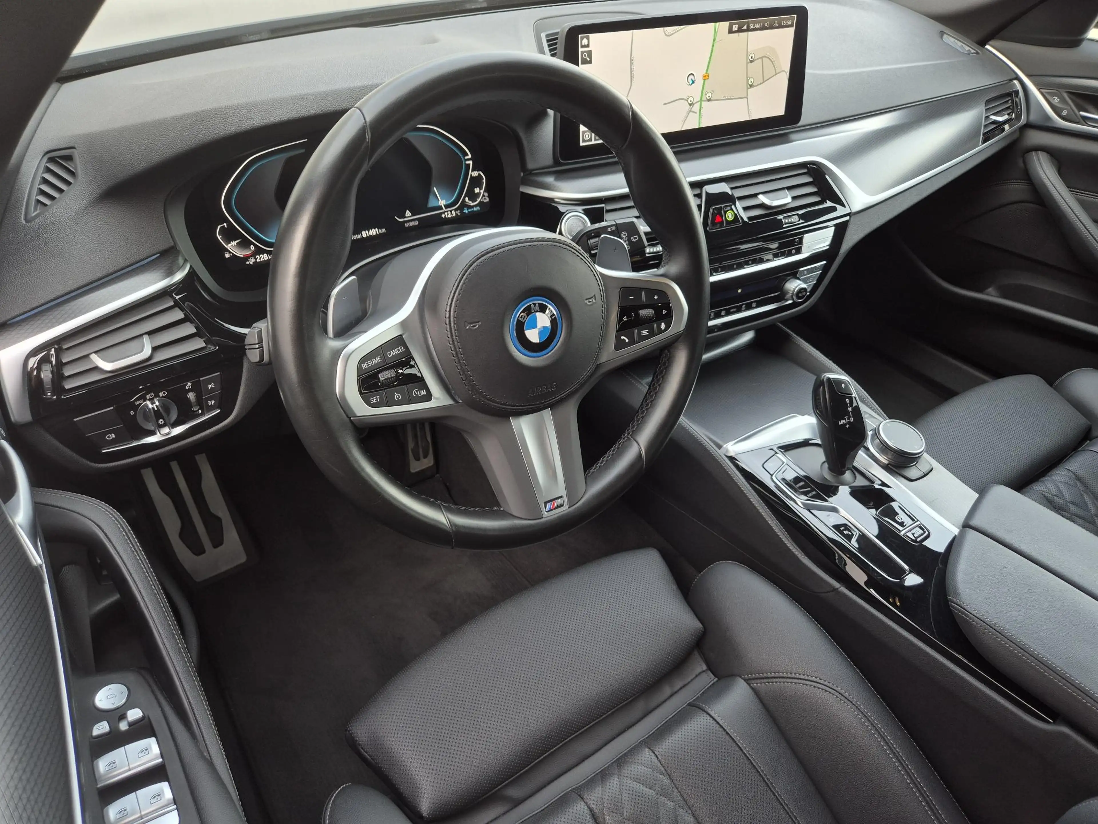 BMW 530 5-serie Touring 530e xDrive Business Edition Plus — photo 15