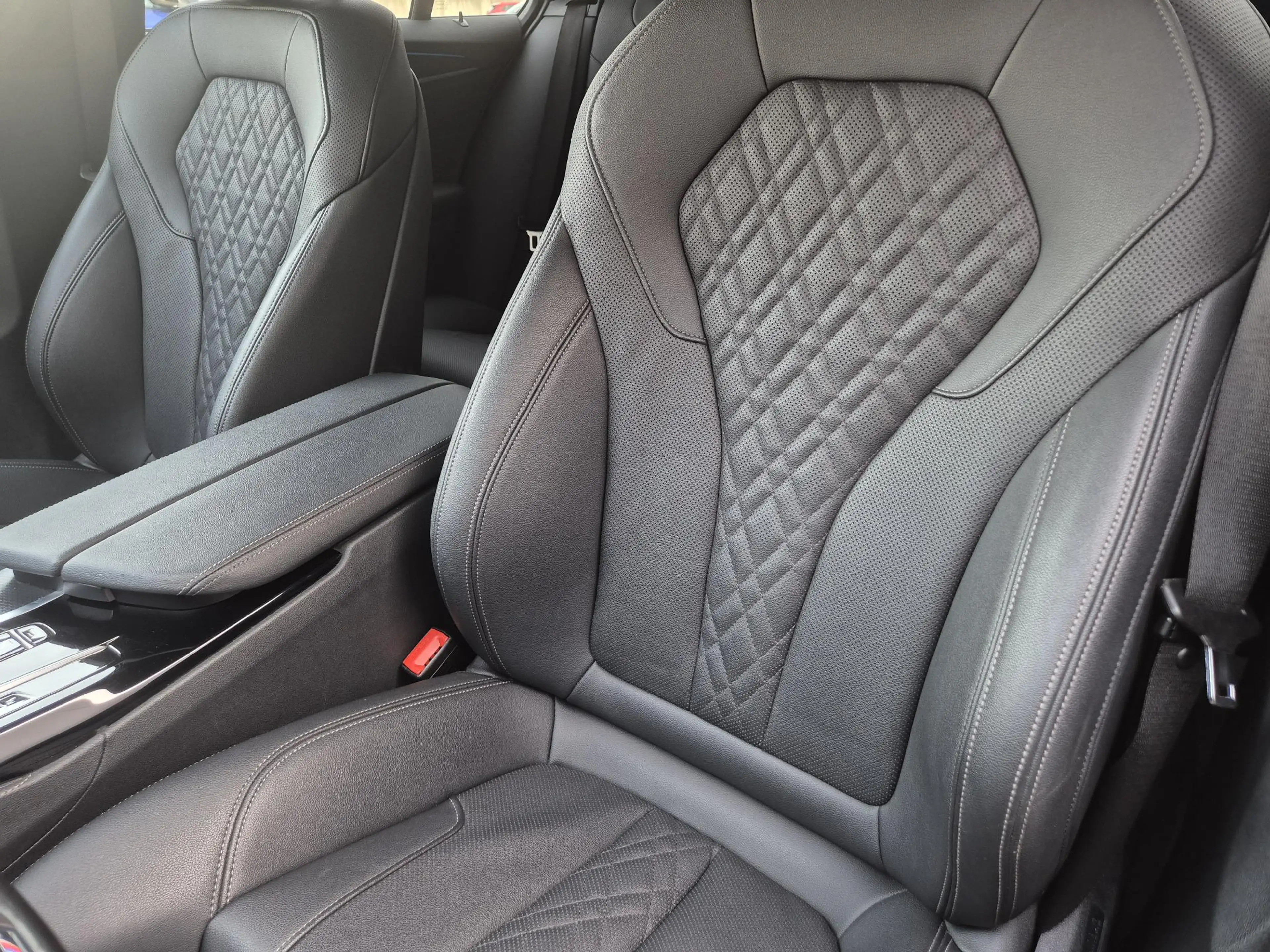 BMW 530 5-serie Touring 530e xDrive Business Edition Plus — photo 20