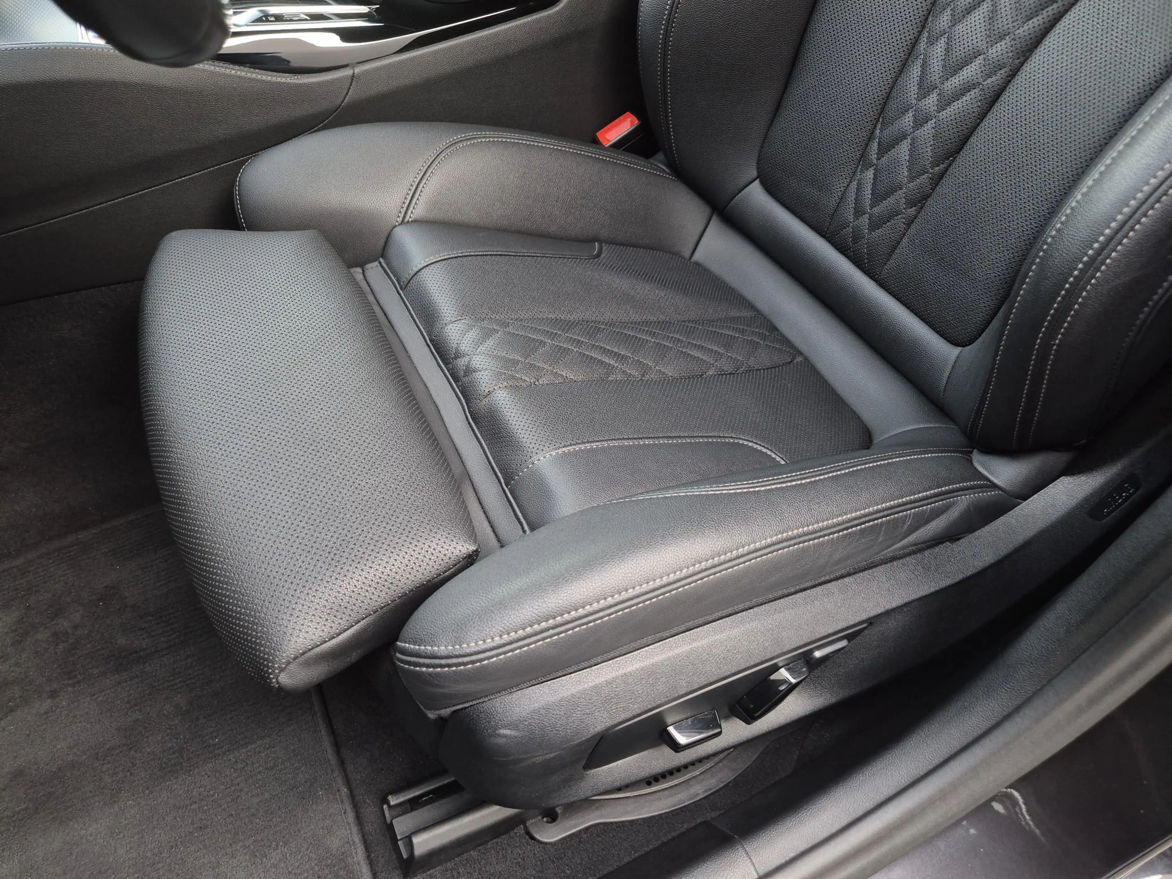 BMW 530 5-serie Touring 530e xDrive Business Edition Plus — photo 40