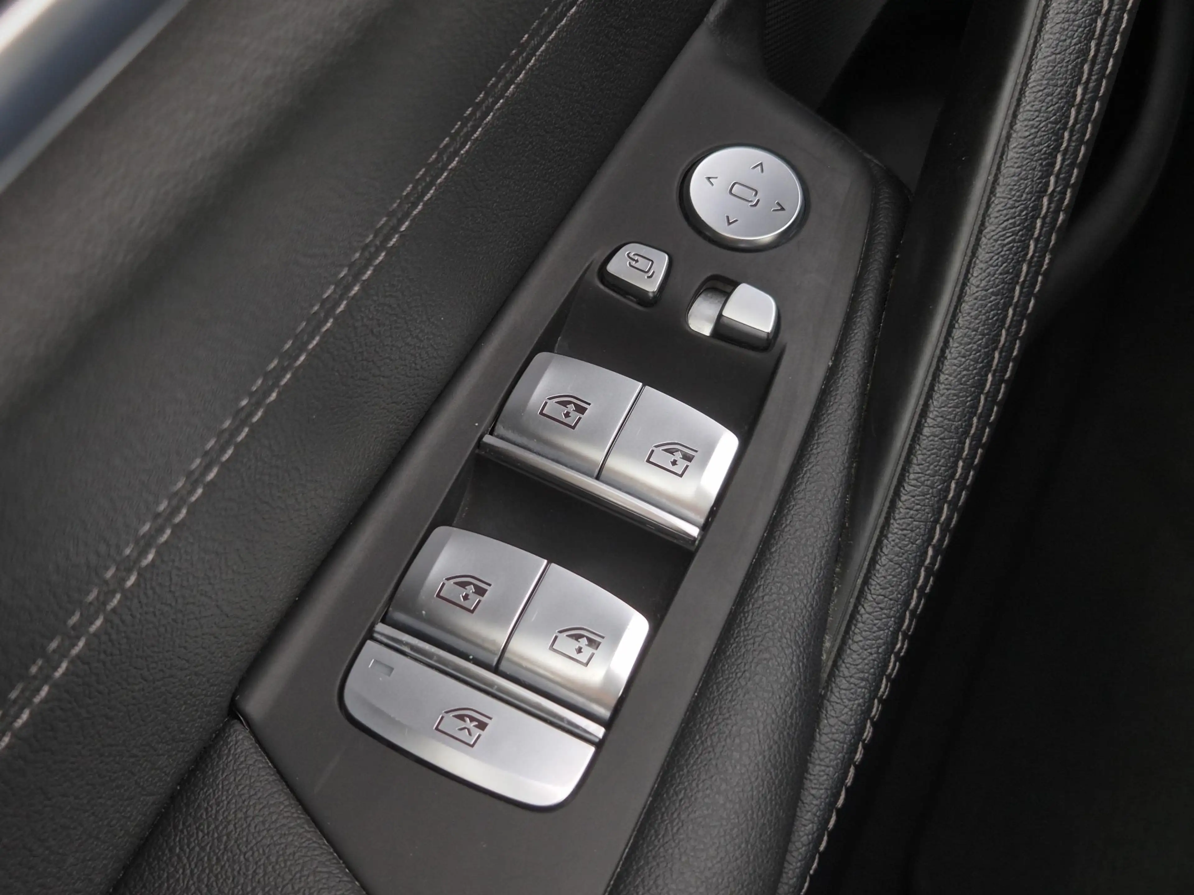 BMW 530 5-serie Touring 530e xDrive Business Edition Plus — photo 19