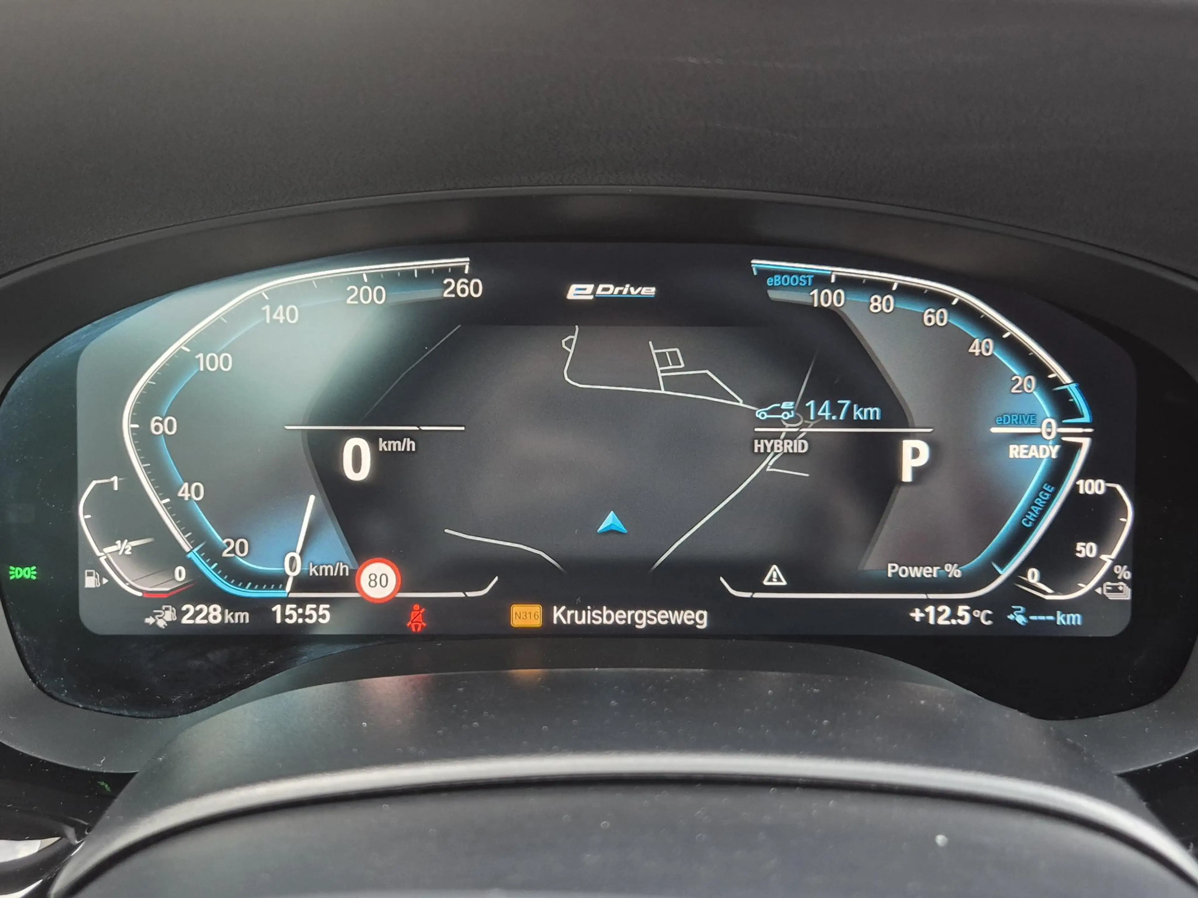 BMW 530 5-serie Touring 530e xDrive Business Edition Plus — photo 13