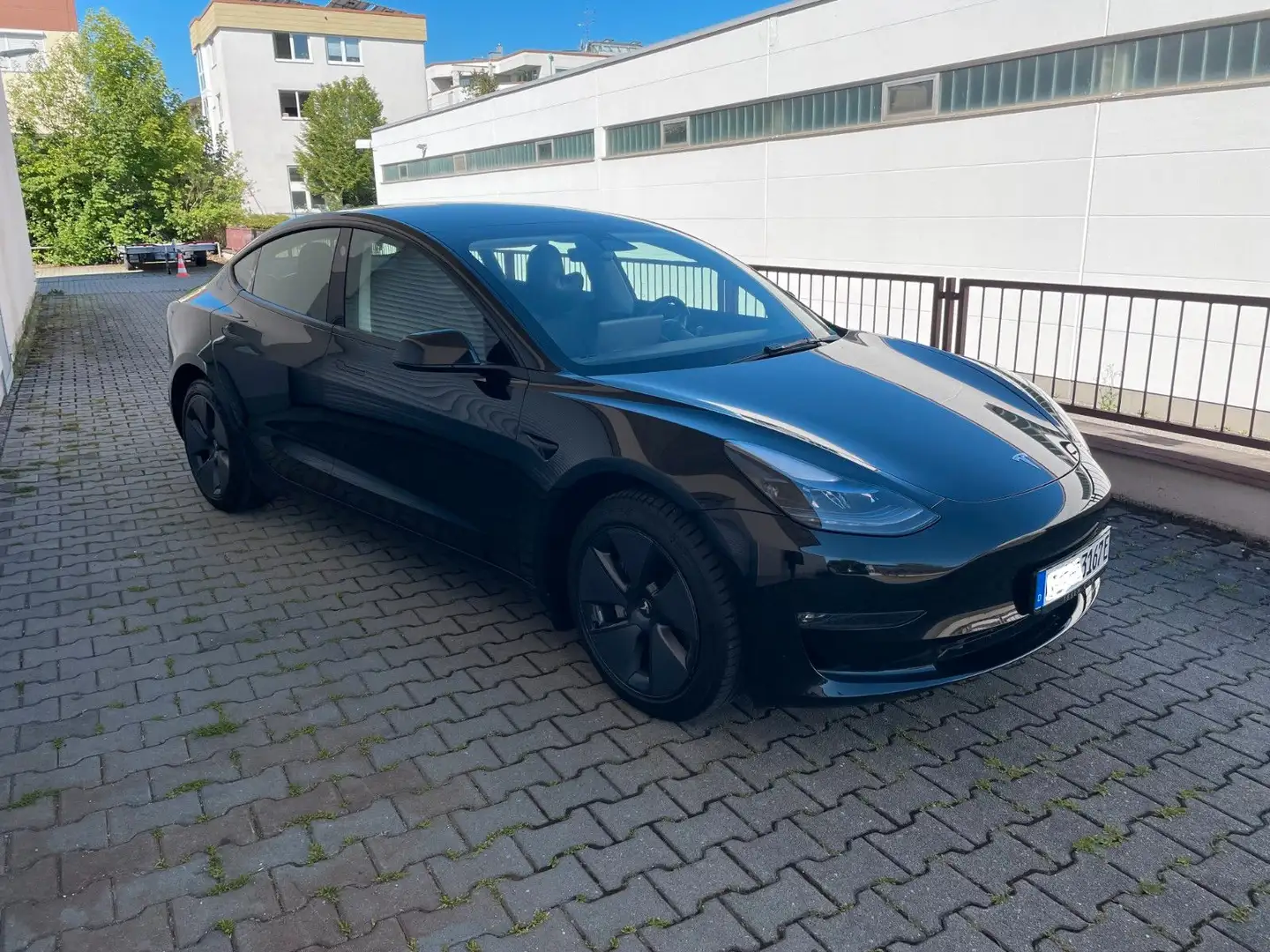 Tesla Model 3 Long Range Dual AWD AHK Schwarz - 2