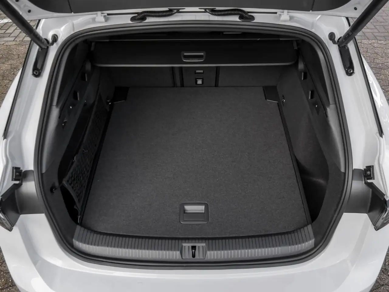 Volkswagen ID.7 Tourer Pro AHK IQ.Light Navi HarmanK. AreaView 15