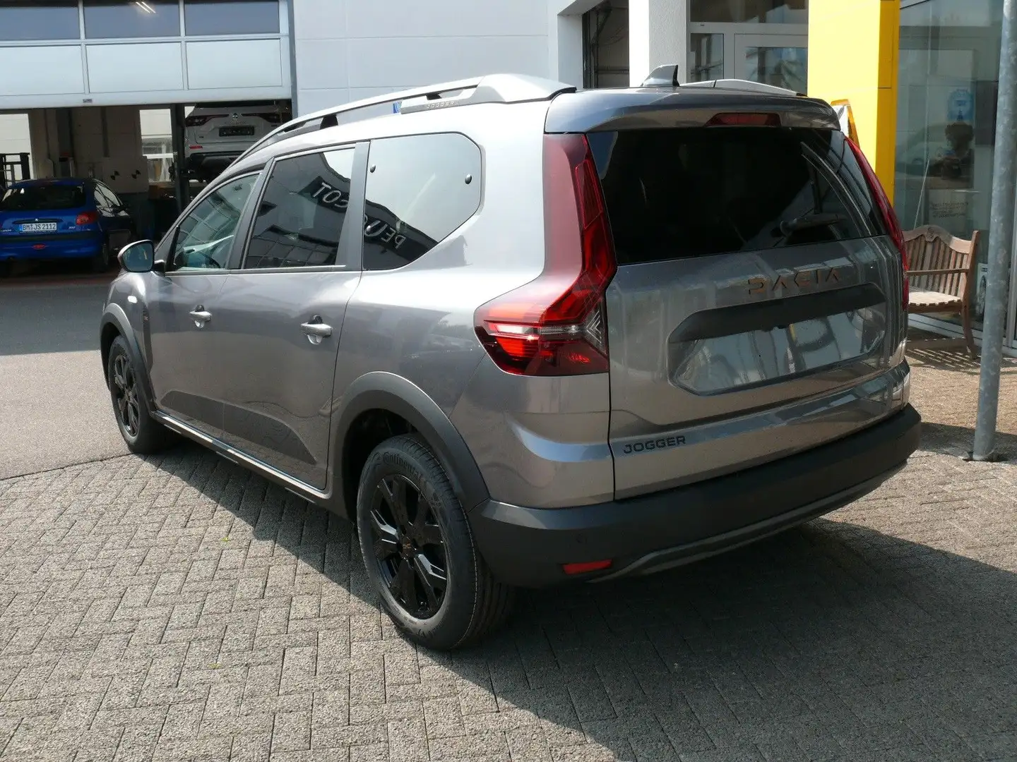Dacia Jogger Extreme TCe 110 7-Sitzer,Klima,PDC,Kam, Šedá - 2