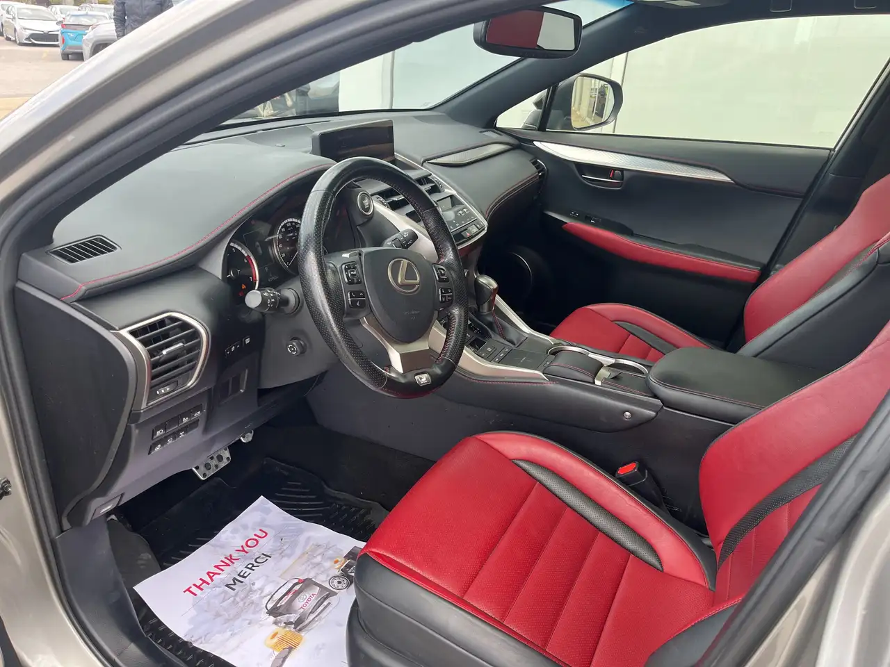 Lexus NX снимка Lexus NX