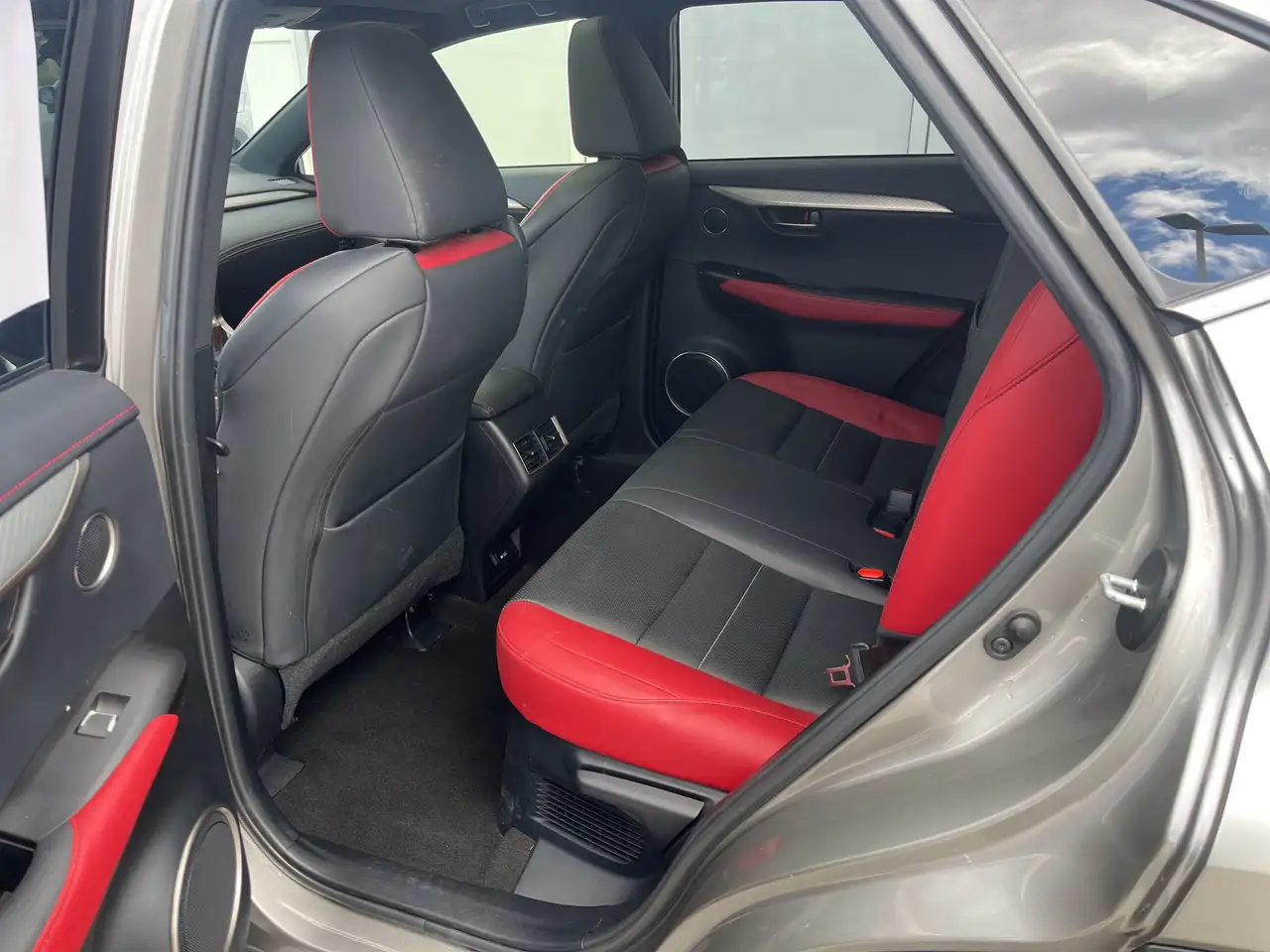 Lexus NX снимка Lexus NX
