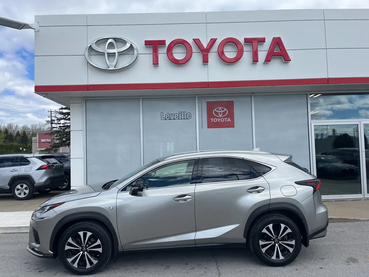 Lexus NX снимка Lexus NX