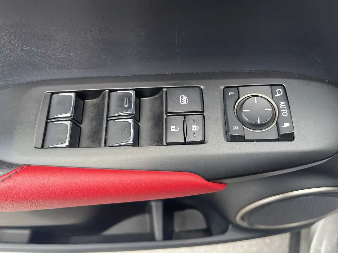 Lexus NX снимка Lexus NX