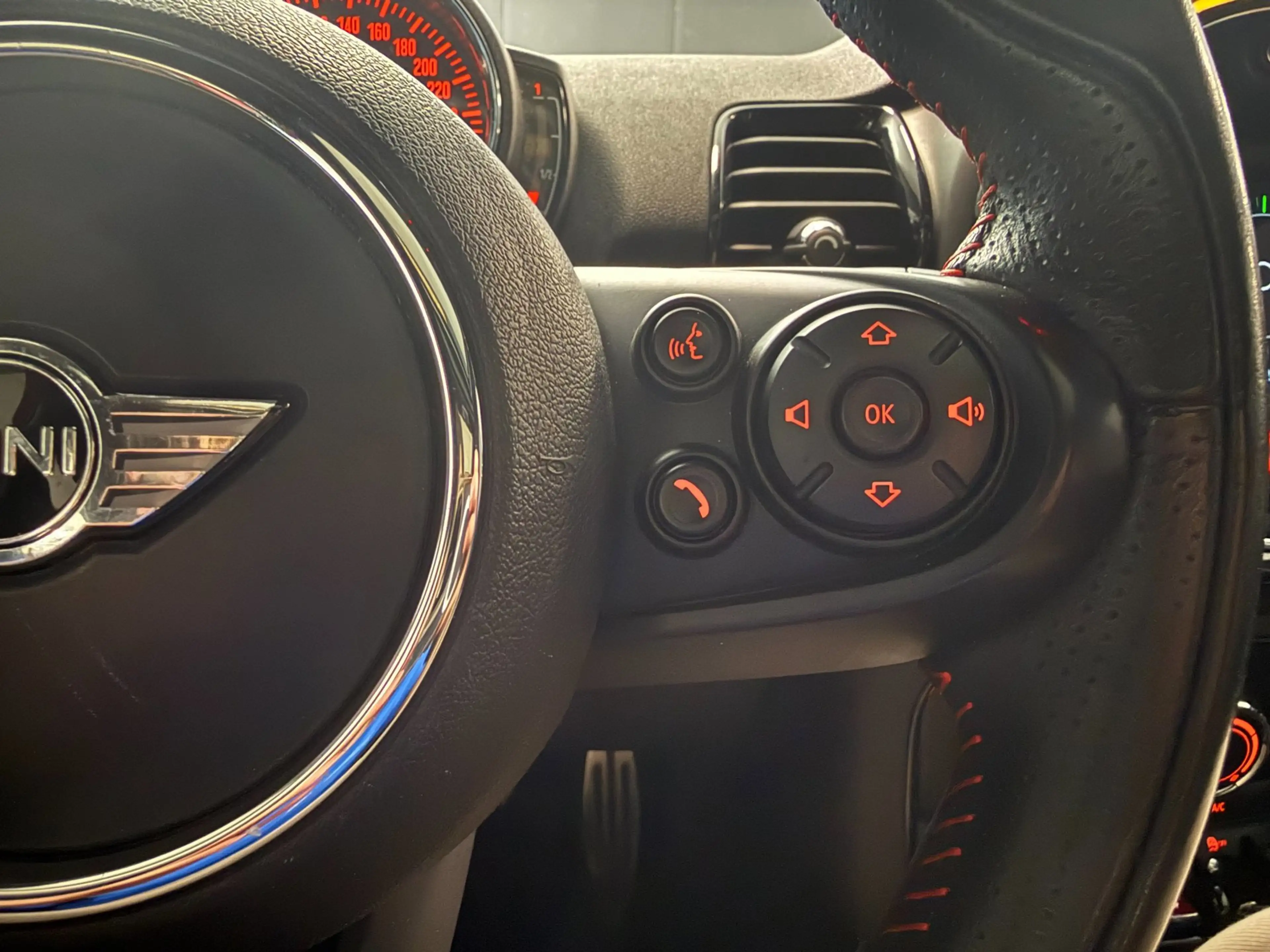 MINI One Clubman 1.5 Business|PANO|JCW Pakket|CRUISE|BLUETOOTH|16IN — photo 15