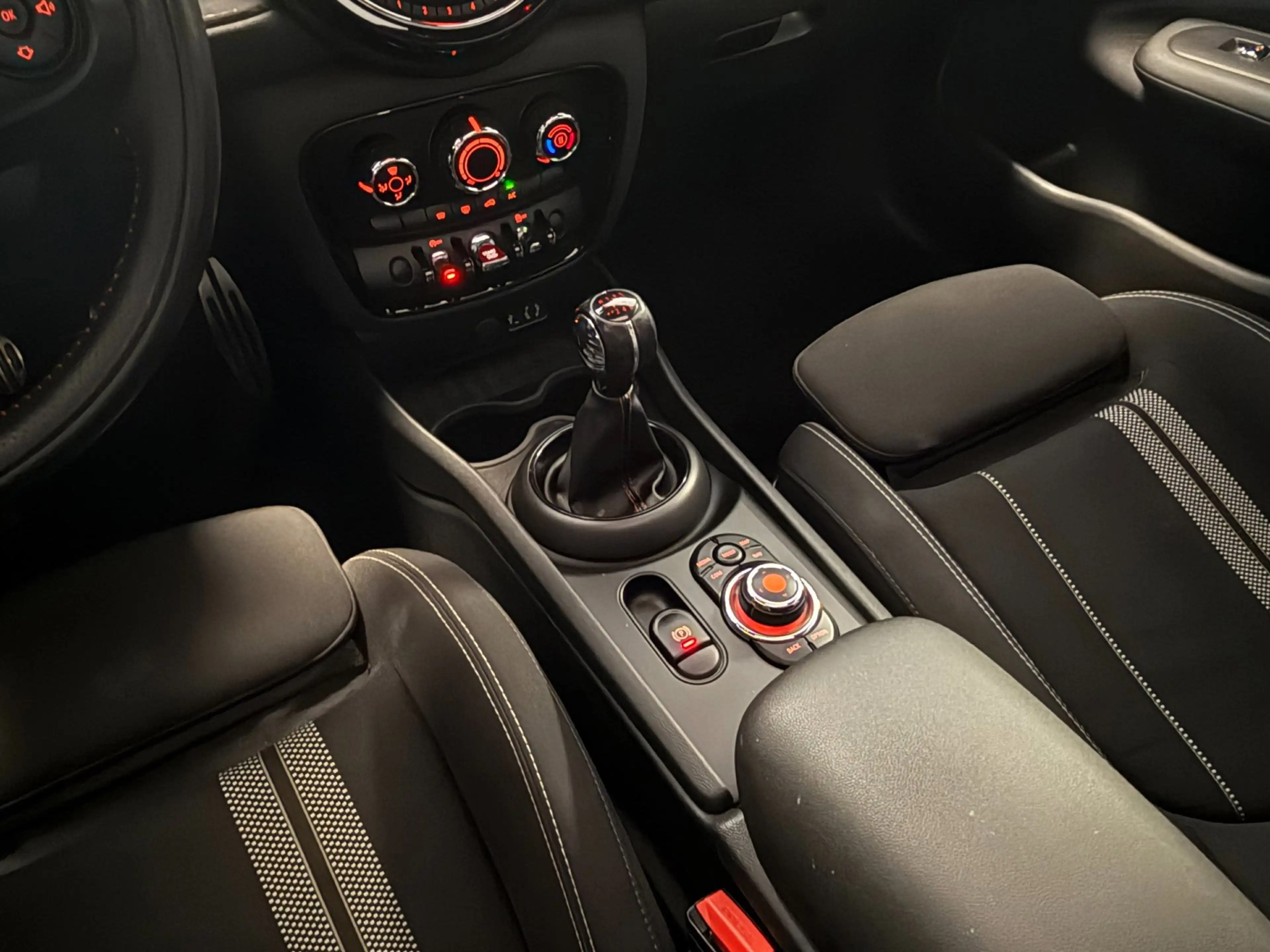 MINI One Clubman 1.5 Business|PANO|JCW Pakket|CRUISE|BLUETOOTH|16IN — photo 13