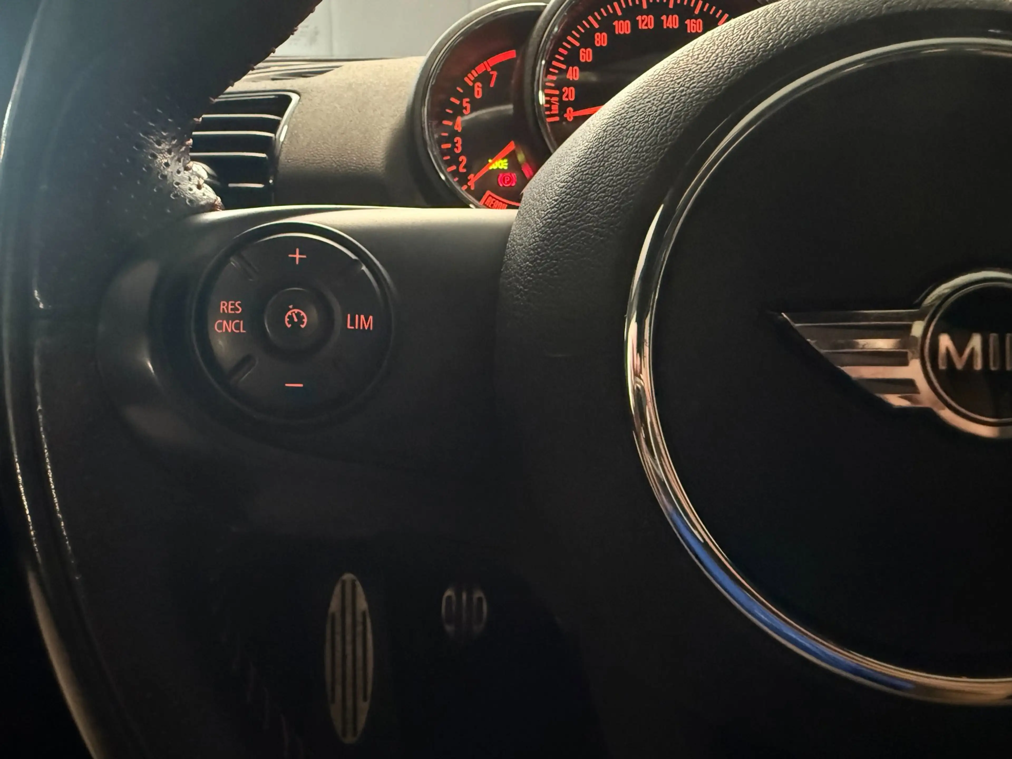 MINI One Clubman 1.5 Business|PANO|JCW Pakket|CRUISE|BLUETOOTH|16IN — photo 14