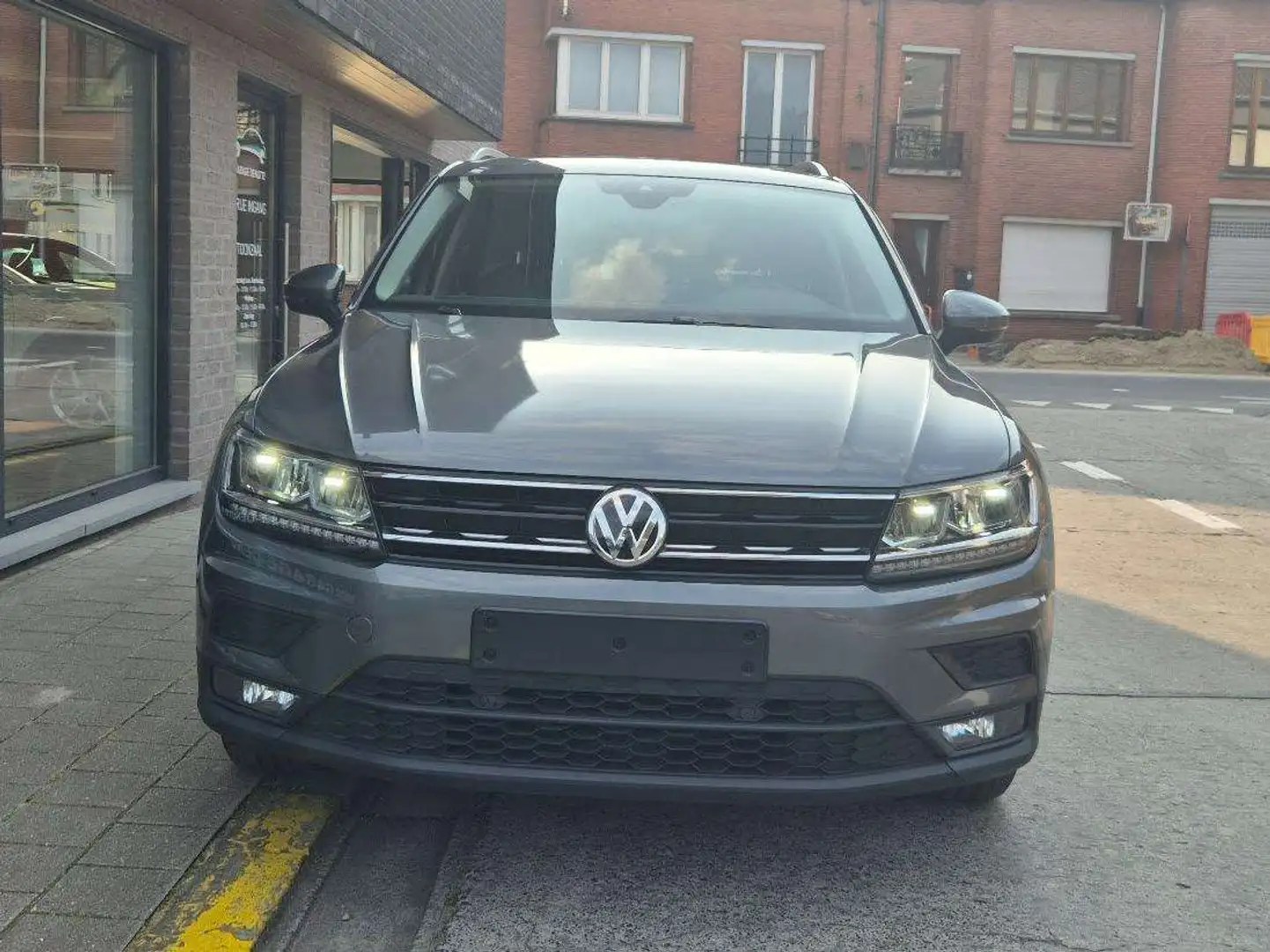 Volkswagen Tiguan Tiguan 1.5 TSI ACT OPF Comfortline Gris - 2