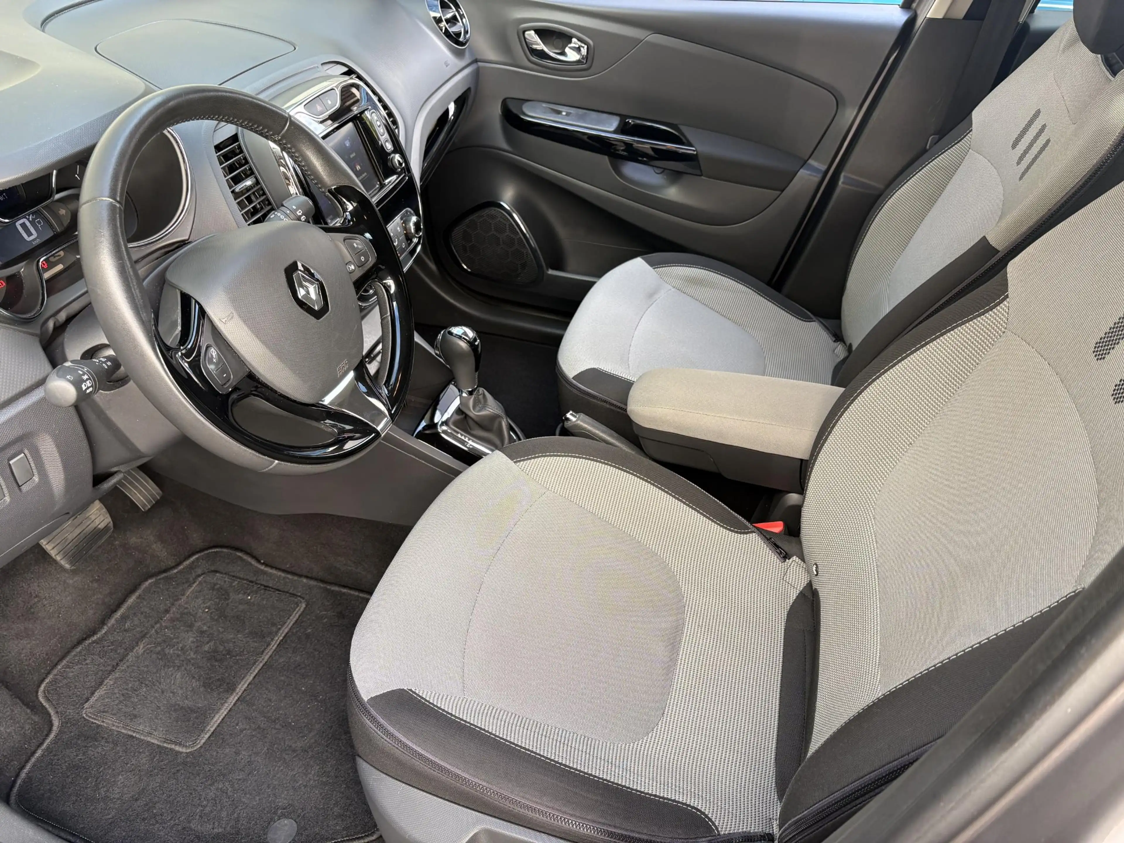 Renault Captur 1.2 TCe Dynamique — photo 13