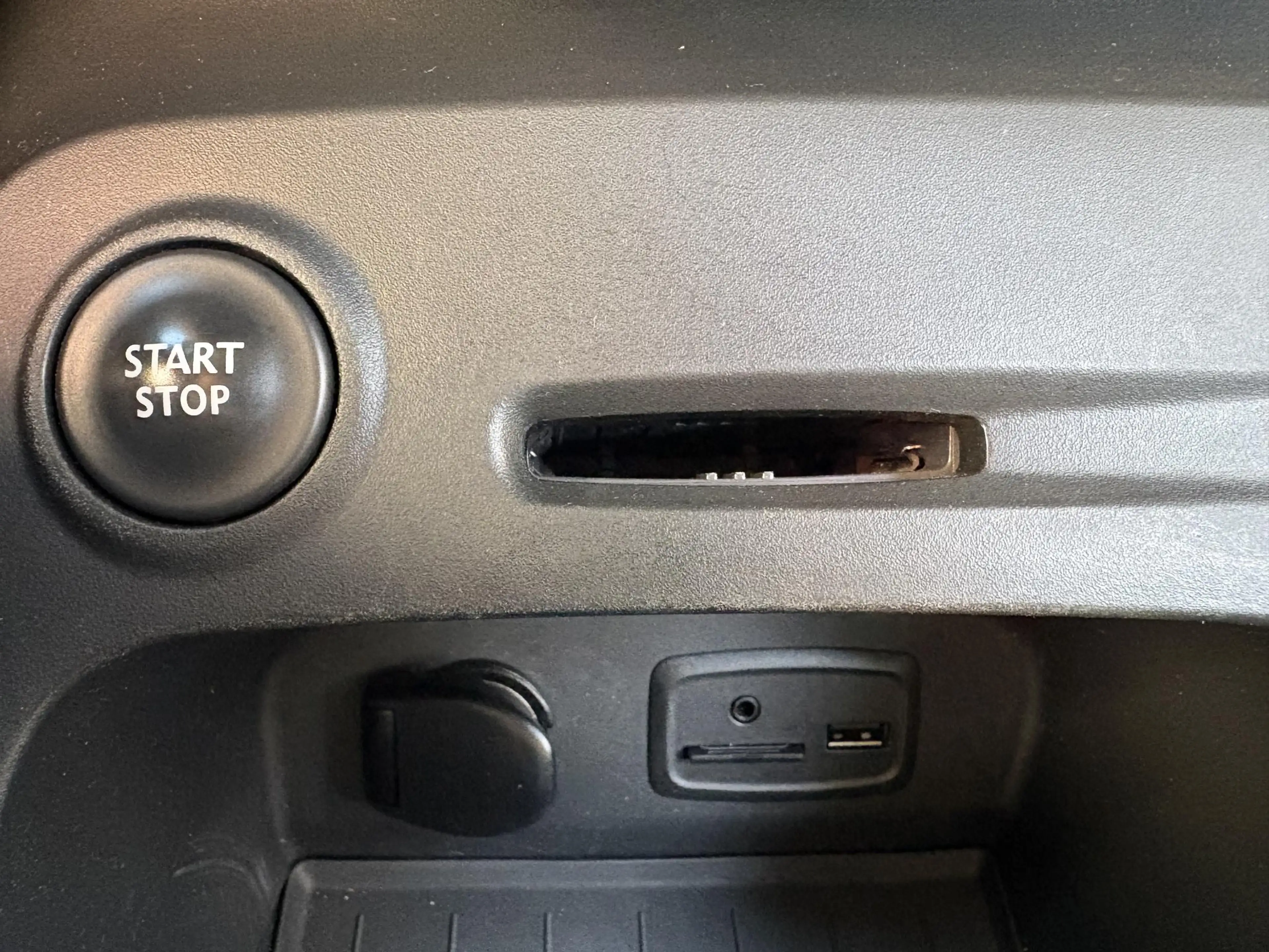 Renault Captur 1.2 TCe Dynamique — photo 32