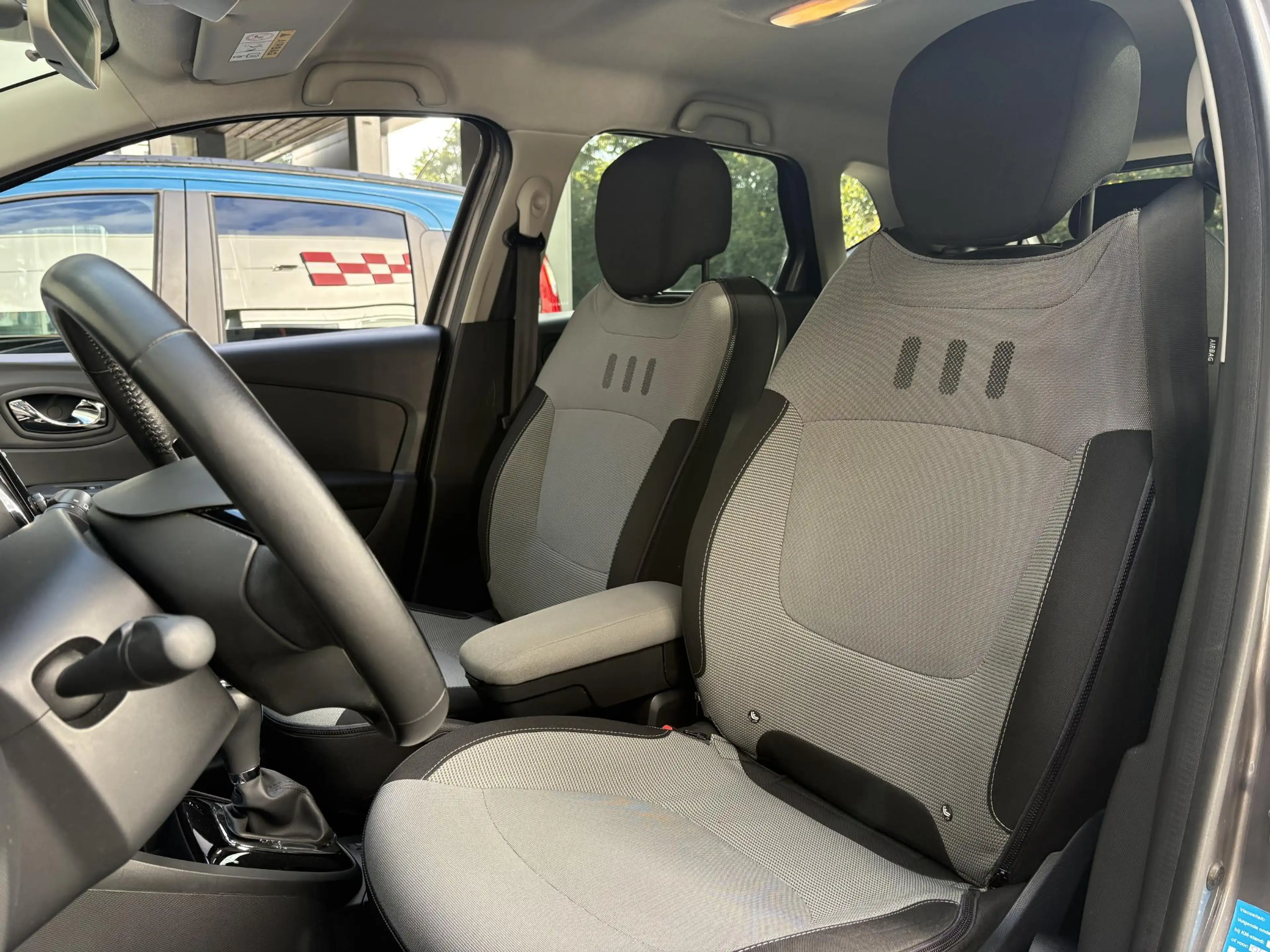 Renault Captur 1.2 TCe Dynamique — photo 12
