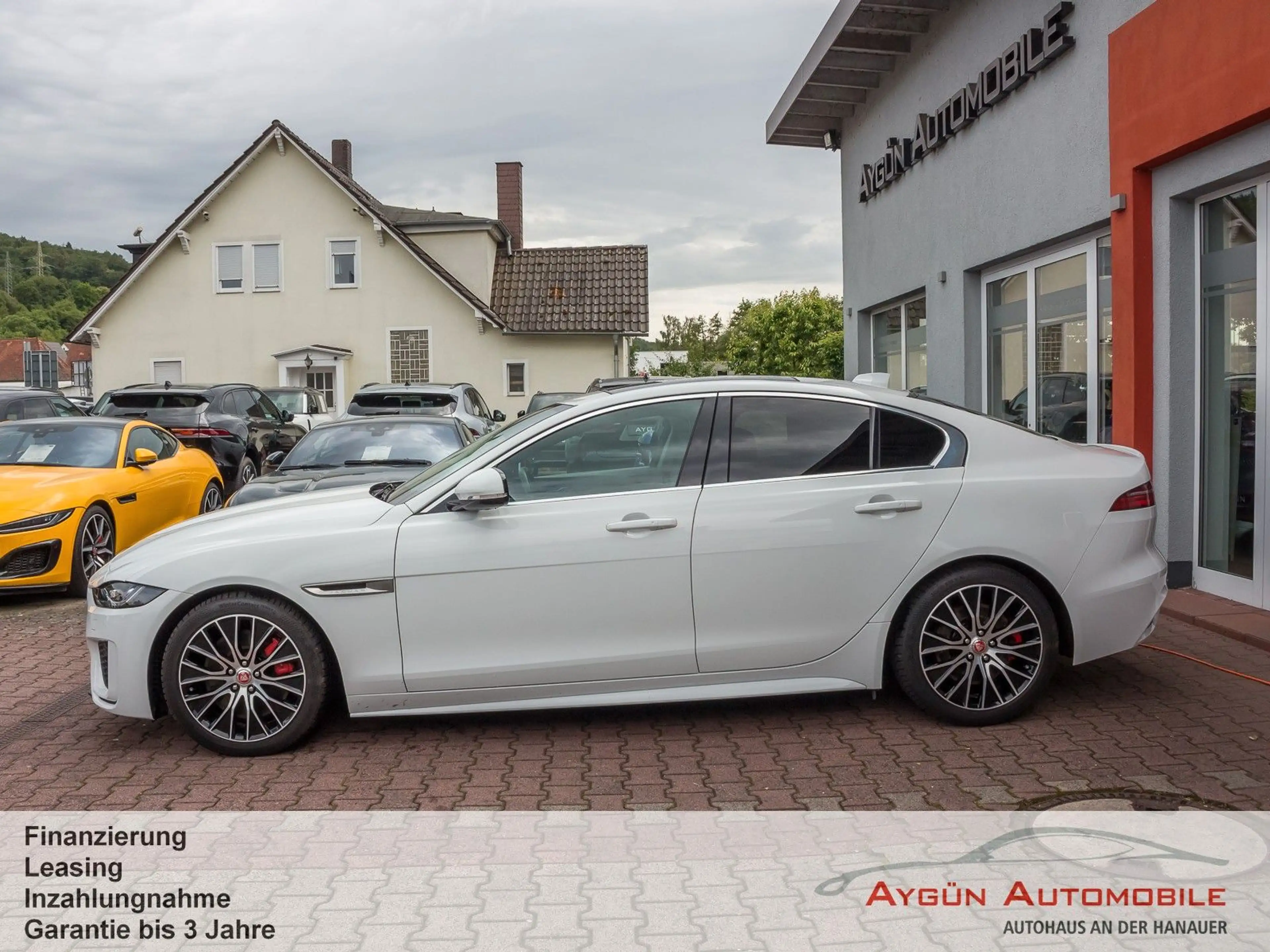 Jaguar XE P250 R-Dynamic SE*Panorama*Winter-Paket* — photo 7