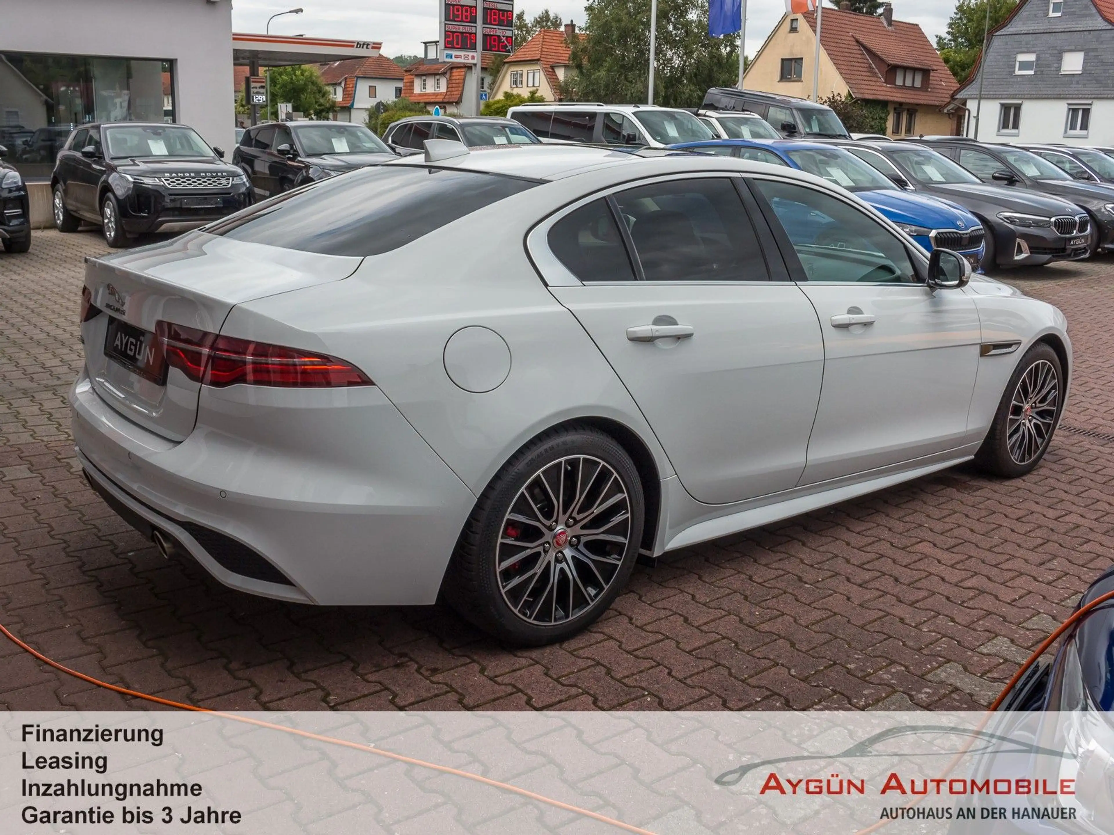Jaguar XE P250 R-Dynamic SE*Panorama*Winter-Paket* — photo 6