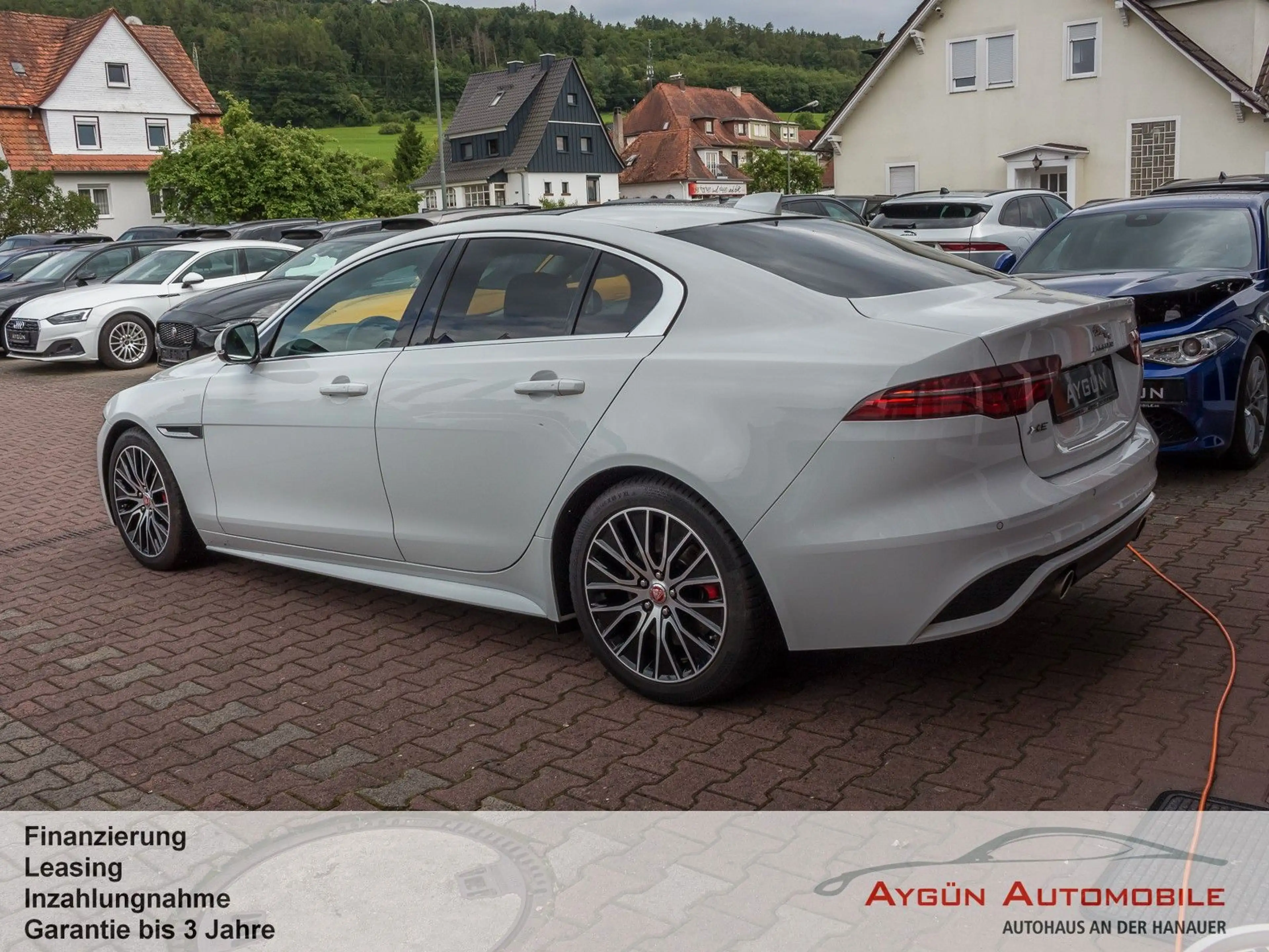 Jaguar XE P250 R-Dynamic SE*Panorama*Winter-Paket* — photo 4