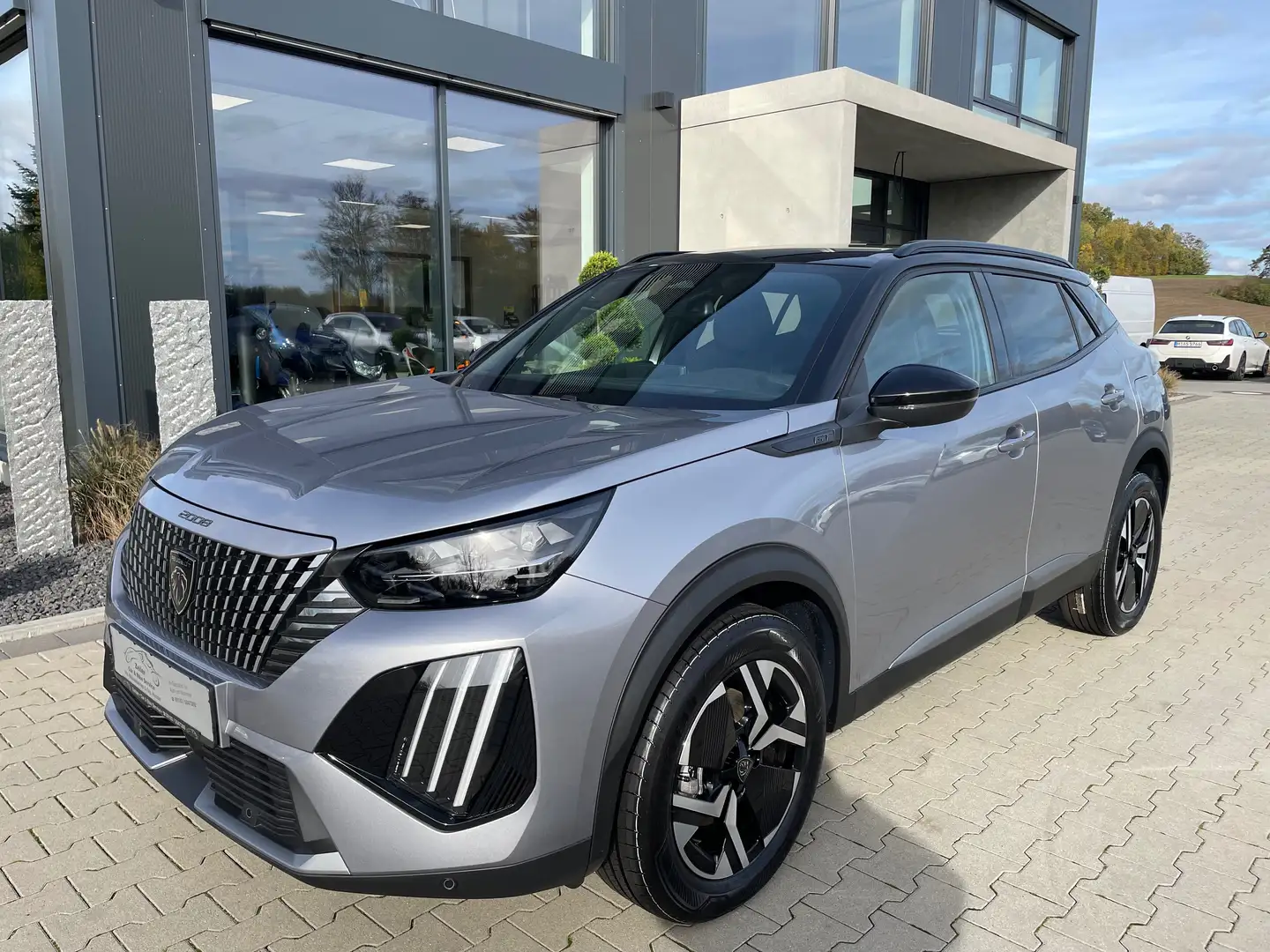 Peugeot 2008 Hybrid 145 e-DSC6 GT/Full-LED/Kamera/DAB Grau - 1