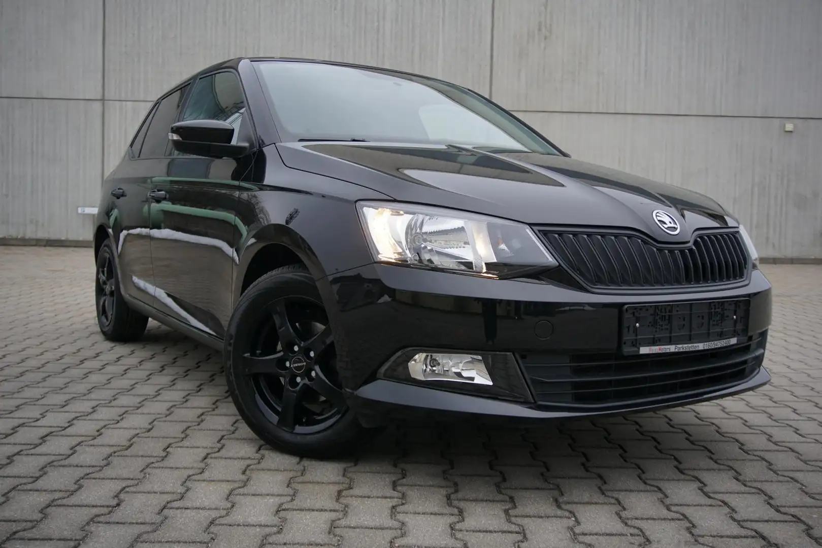 Skoda Fabia 1.0TSI 1Hand 1A Zust Alu Klima ZV/FFB NSW Zwart - 1
