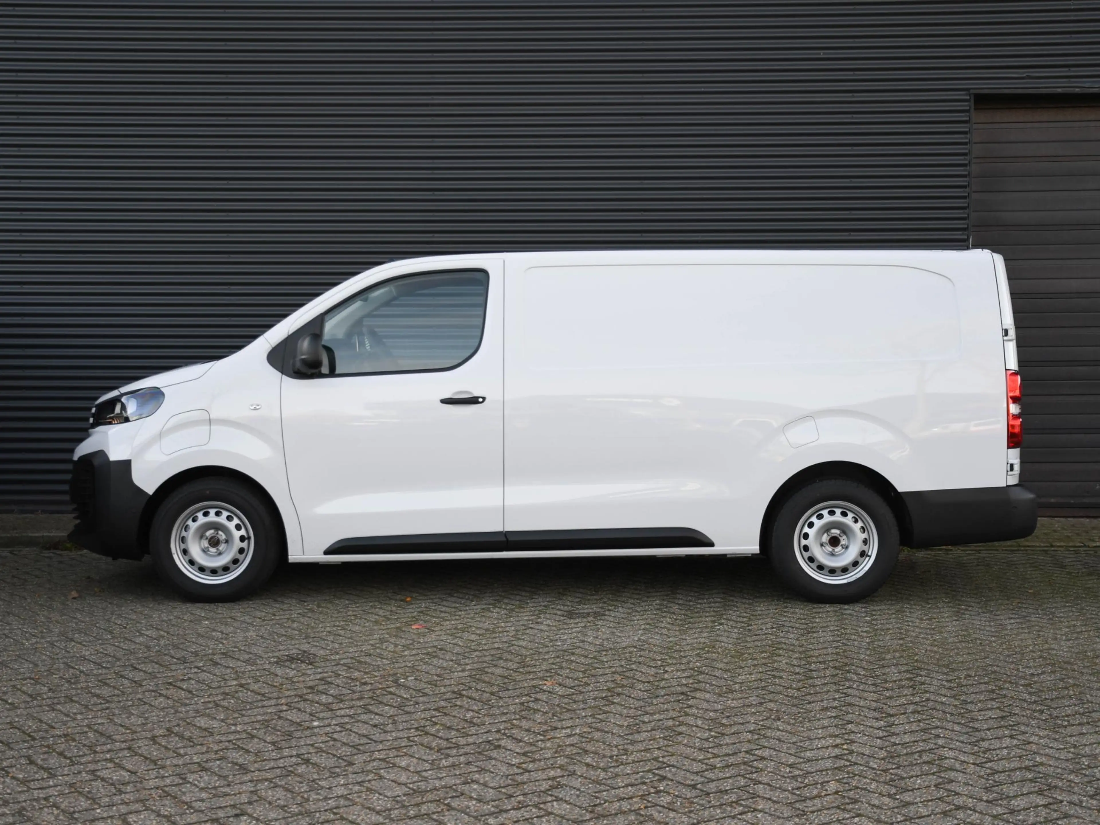 Peugeot e-Expert EV L2 75kWh 136pk Automaat NAVI | CAMERA | DAB | L — photo 3