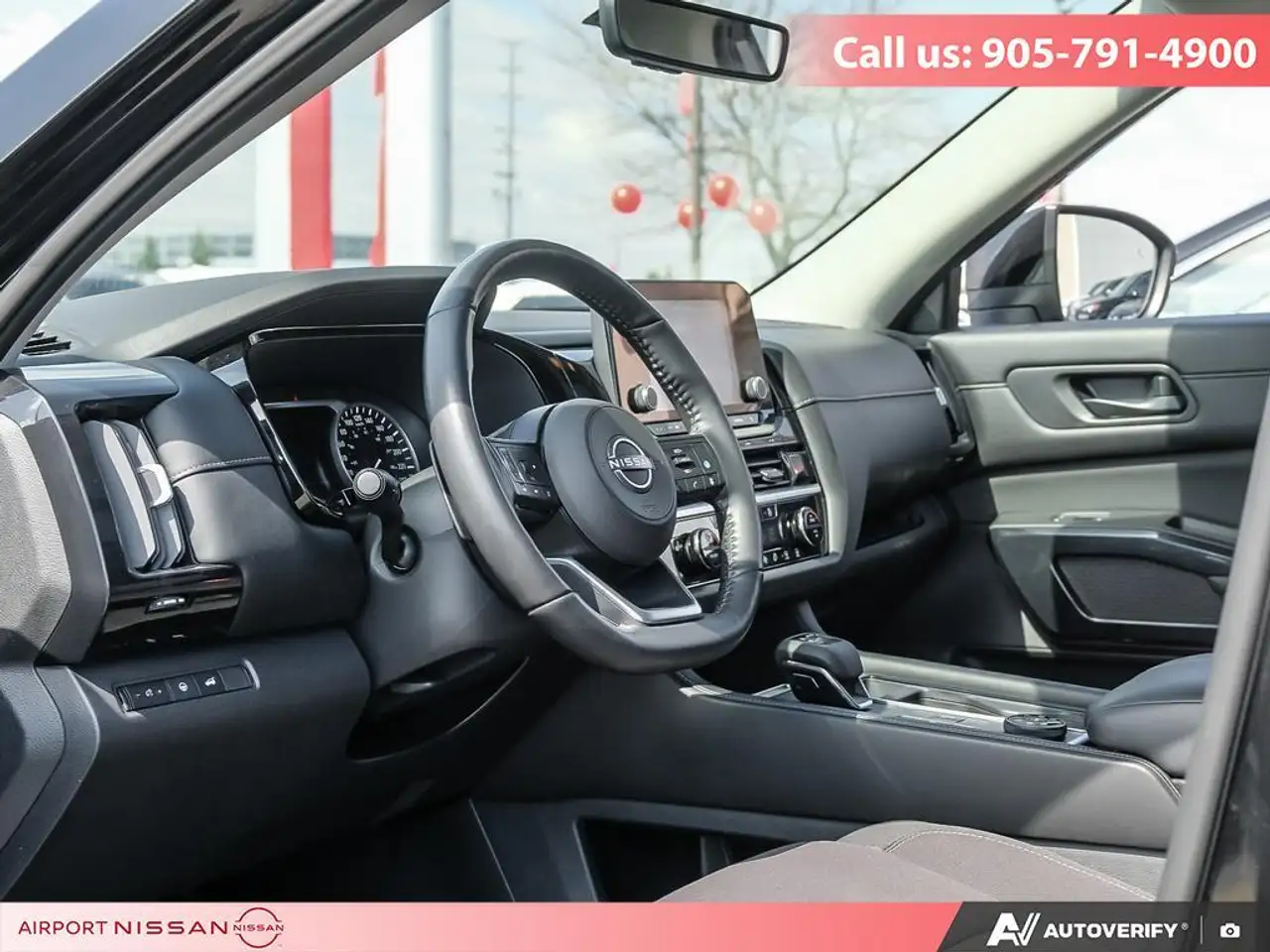 Nissan Pathfinder снимка Nissan Pathfinder
