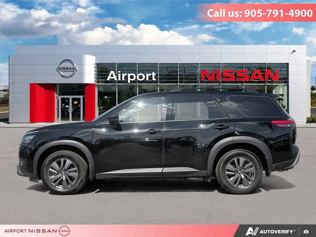 Nissan Pathfinder снимка Nissan Pathfinder