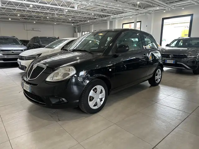 Lancia Ypsilon view 2