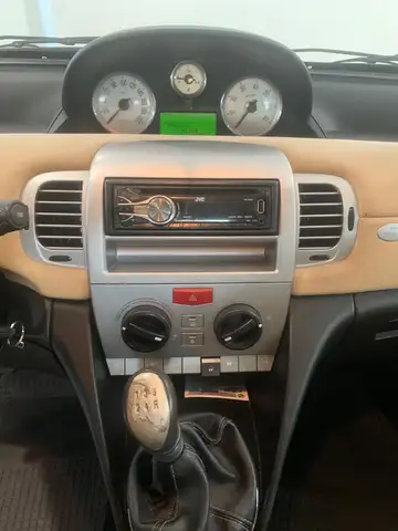 Lancia Ypsilon view 6