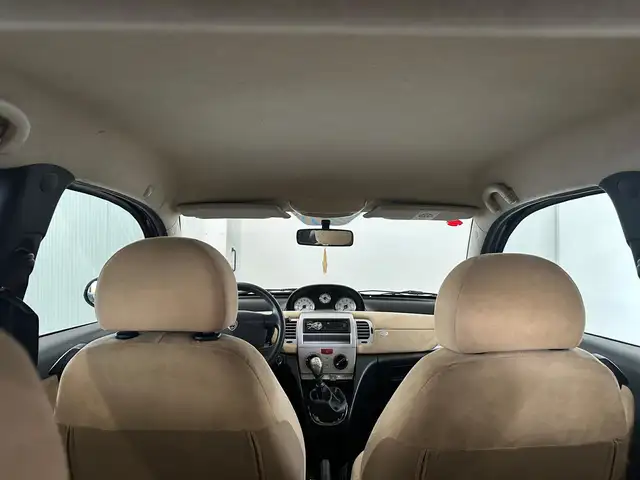 Lancia Ypsilon view 14