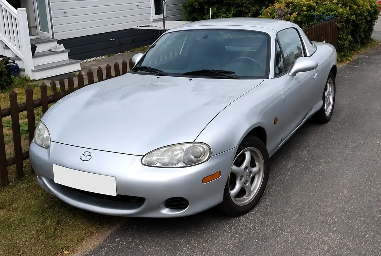 Mazda MX-5 1.6i 16V, foto 1