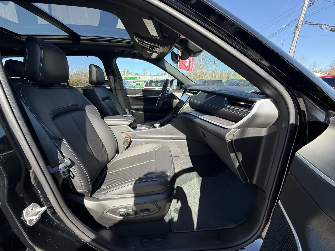 Jeep Grand Cherokee снимка Jeep Grand Cherokee