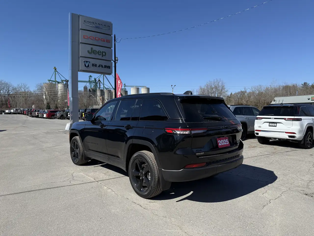 Jeep Grand Cherokee снимка Jeep Grand Cherokee