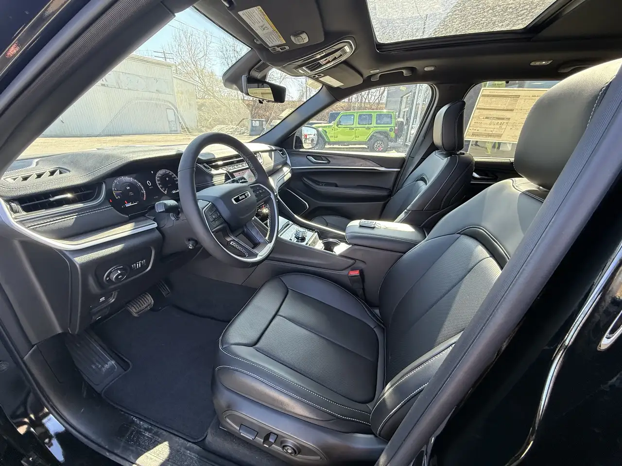 Jeep Grand Cherokee снимка Jeep Grand Cherokee