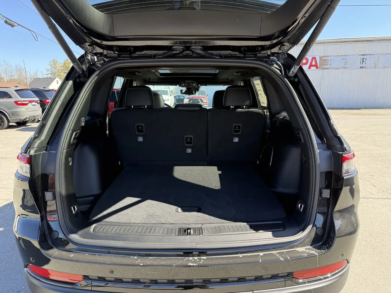 Jeep Grand Cherokee снимка Jeep Grand Cherokee