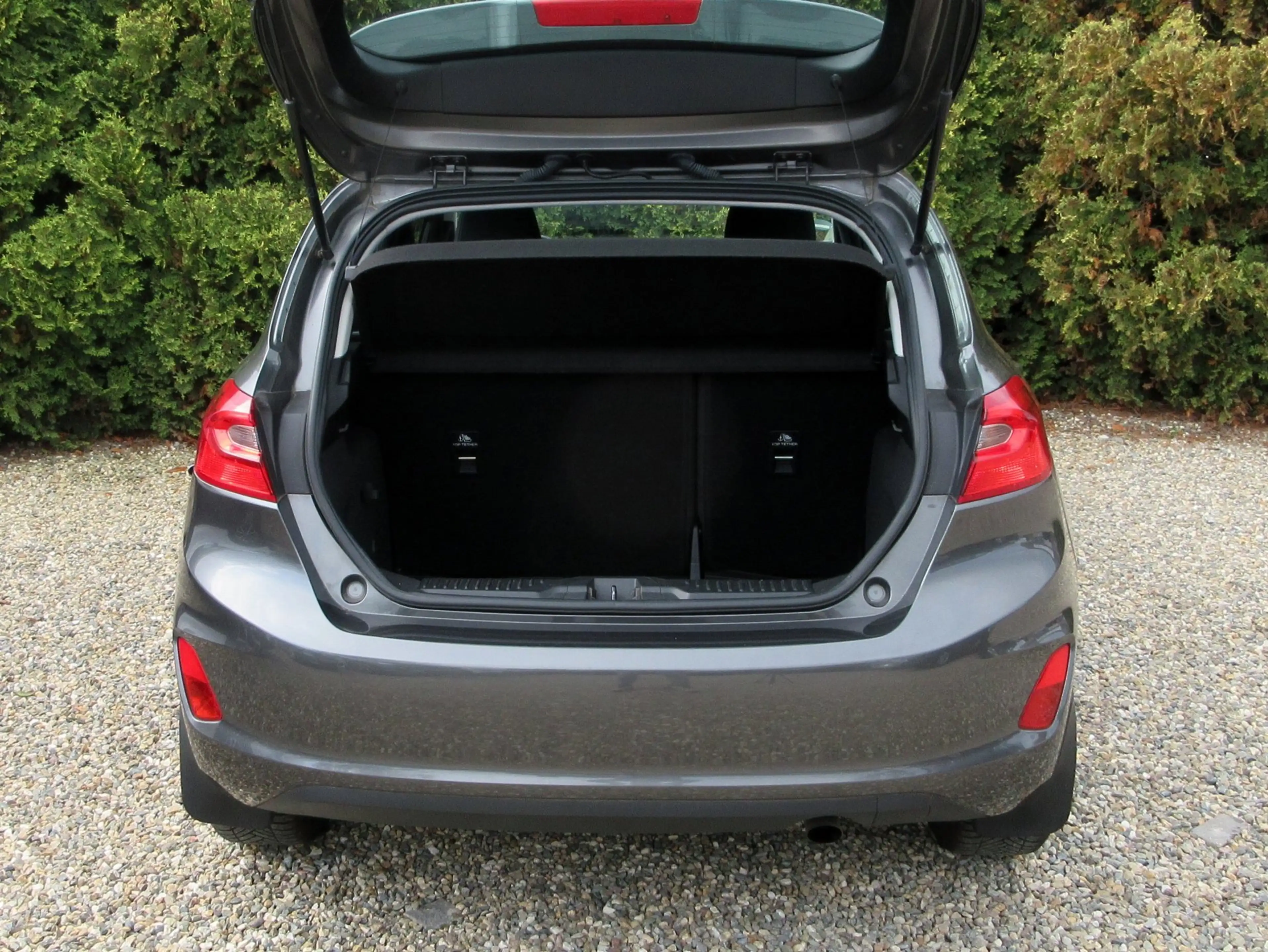 Ford Fiesta 1.1 5-drs * Navi * Cruise Control * — photo 8