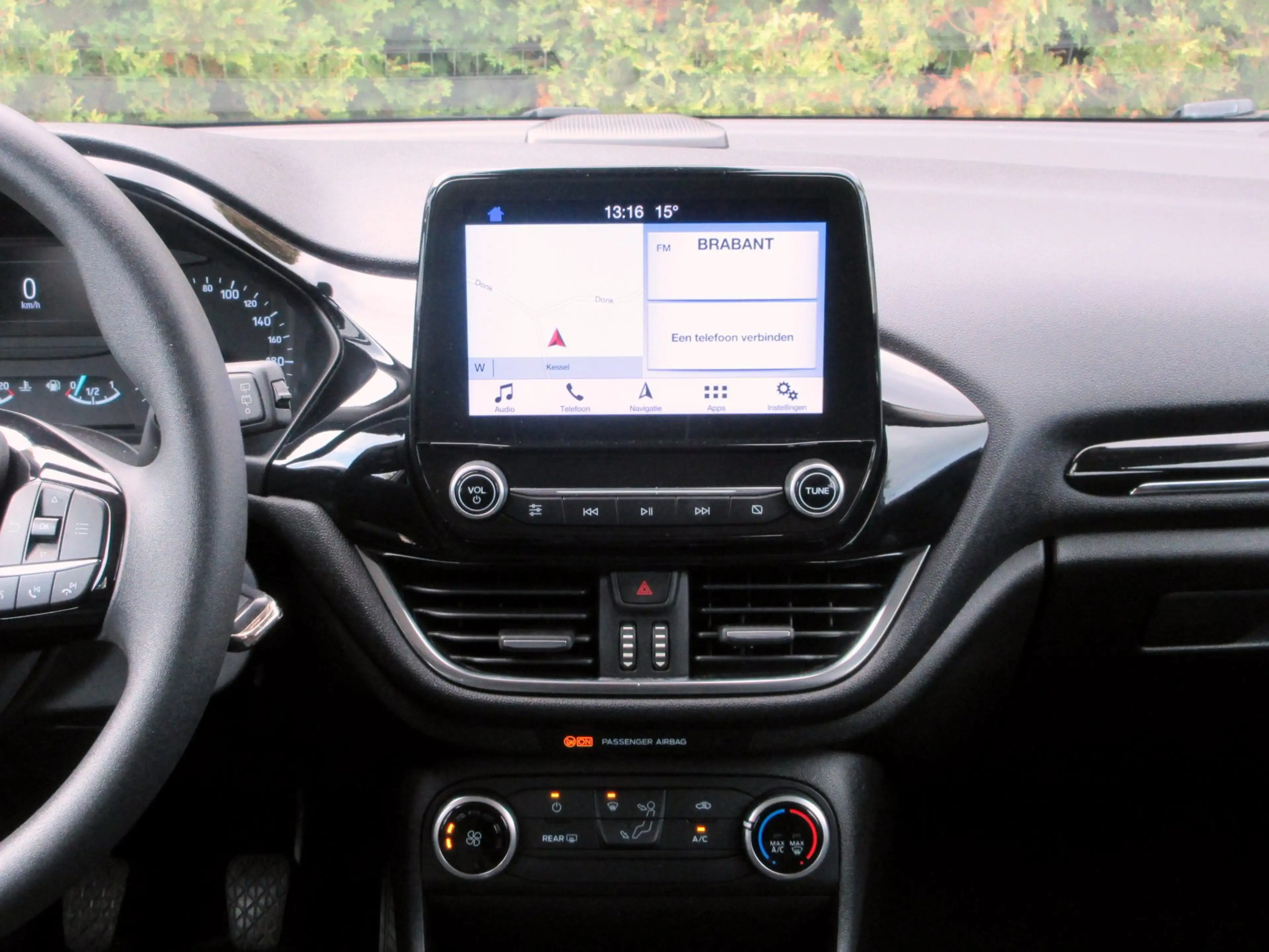 Ford Fiesta 1.1 5-drs * Navi * Cruise Control * — photo 10