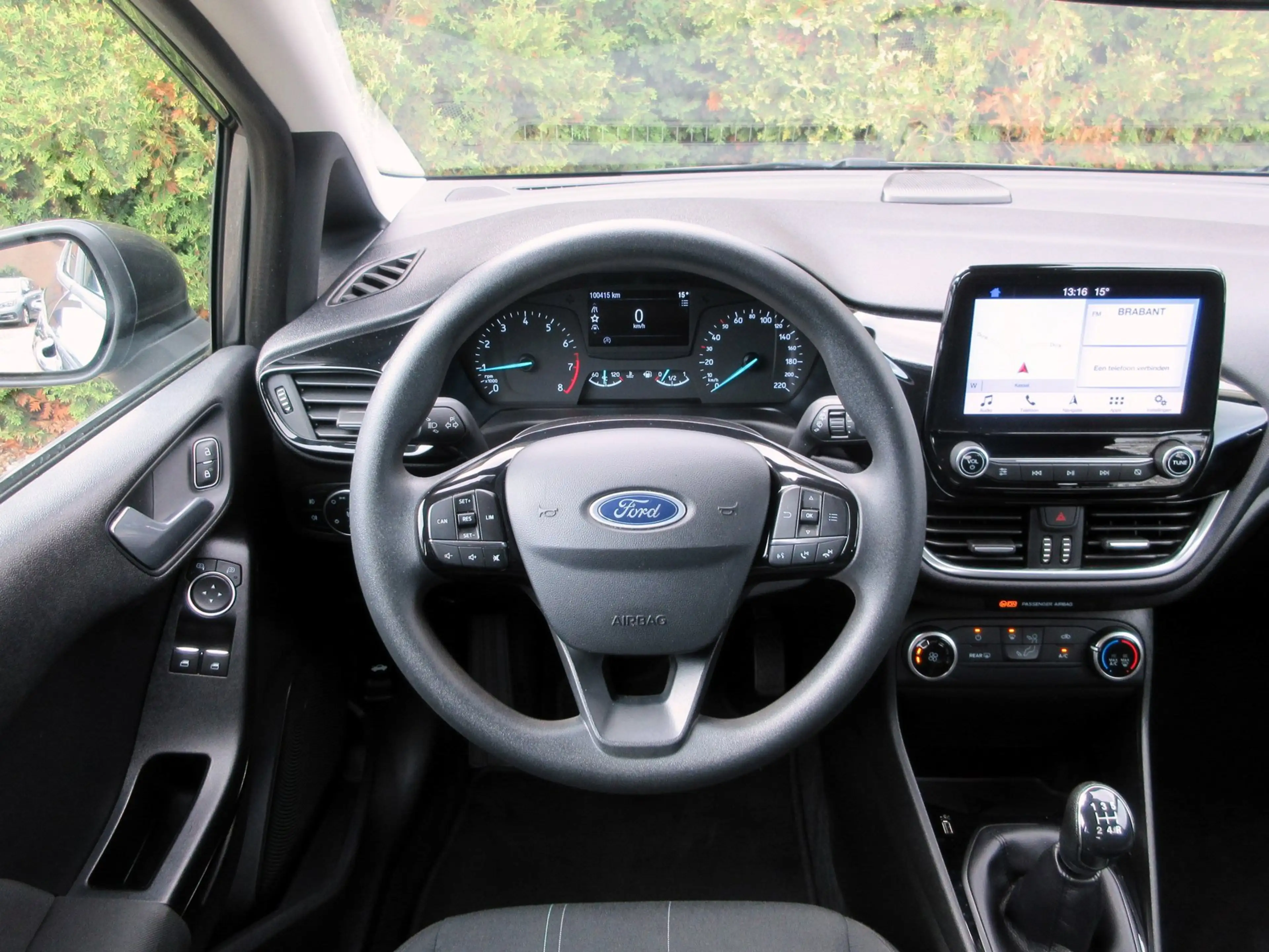 Ford Fiesta 1.1 5-drs * Navi * Cruise Control * — photo 9