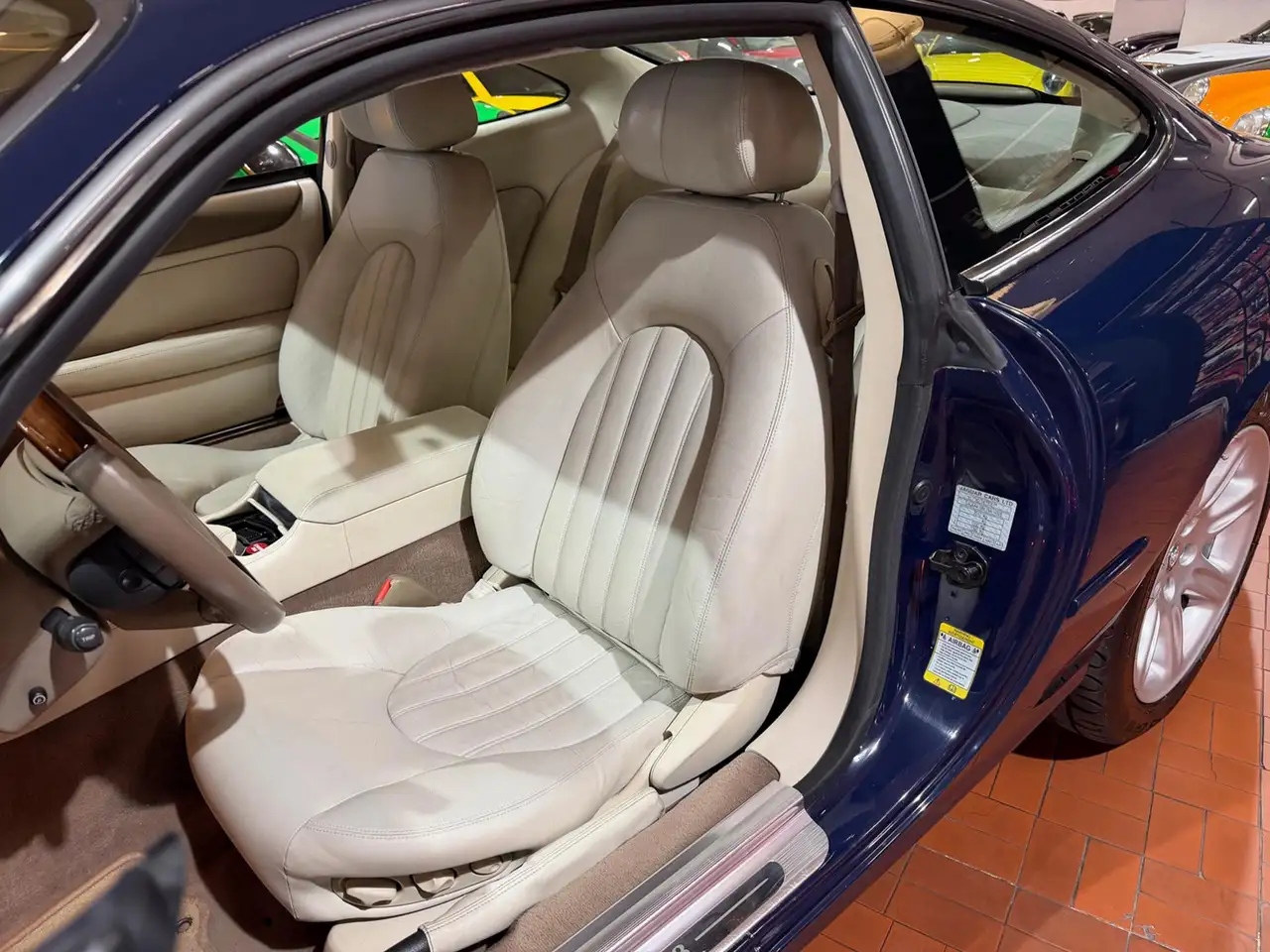Jaguar XK8 4.0 Coupé Pelle beige tagliandi, foto 10