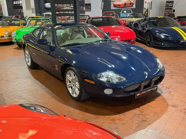Jaguar XK8 4.0 Coupé Pelle beige tagliandi